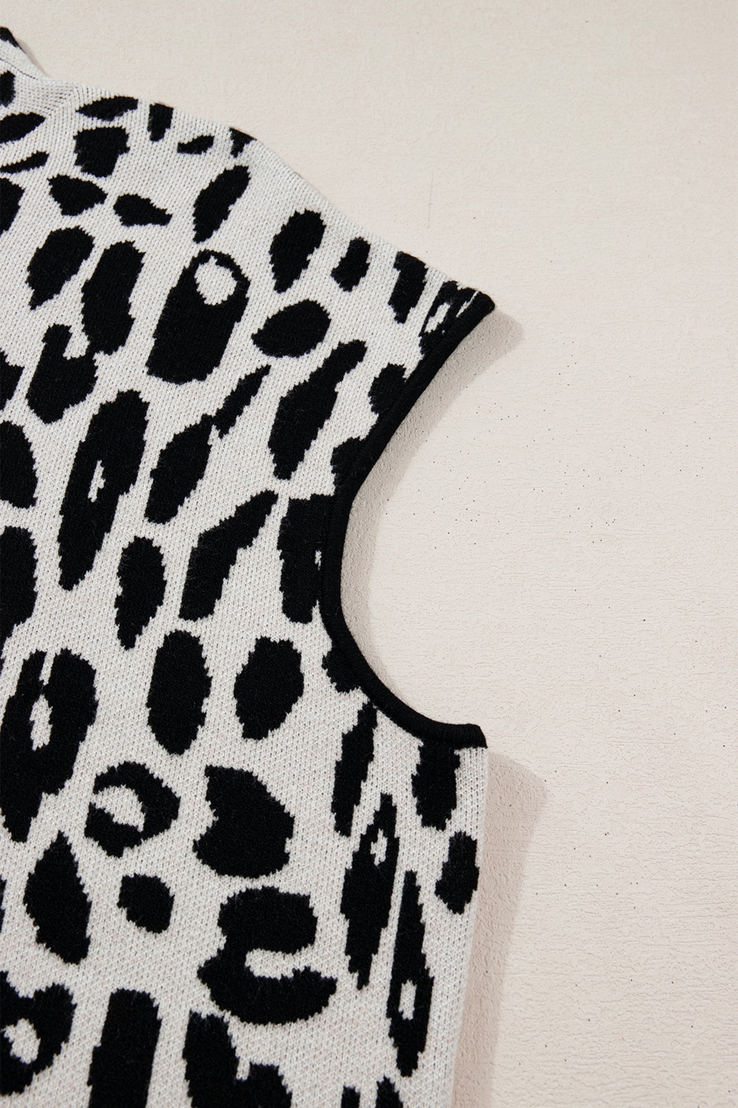 Black Plus Size Leopard Print High Neck Short Sleeve Sweater