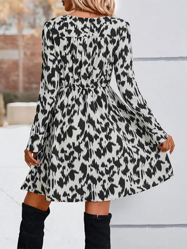 Blue Zone Planet | v-neck long-sleeved printed dress BLUE ZONE PLANET