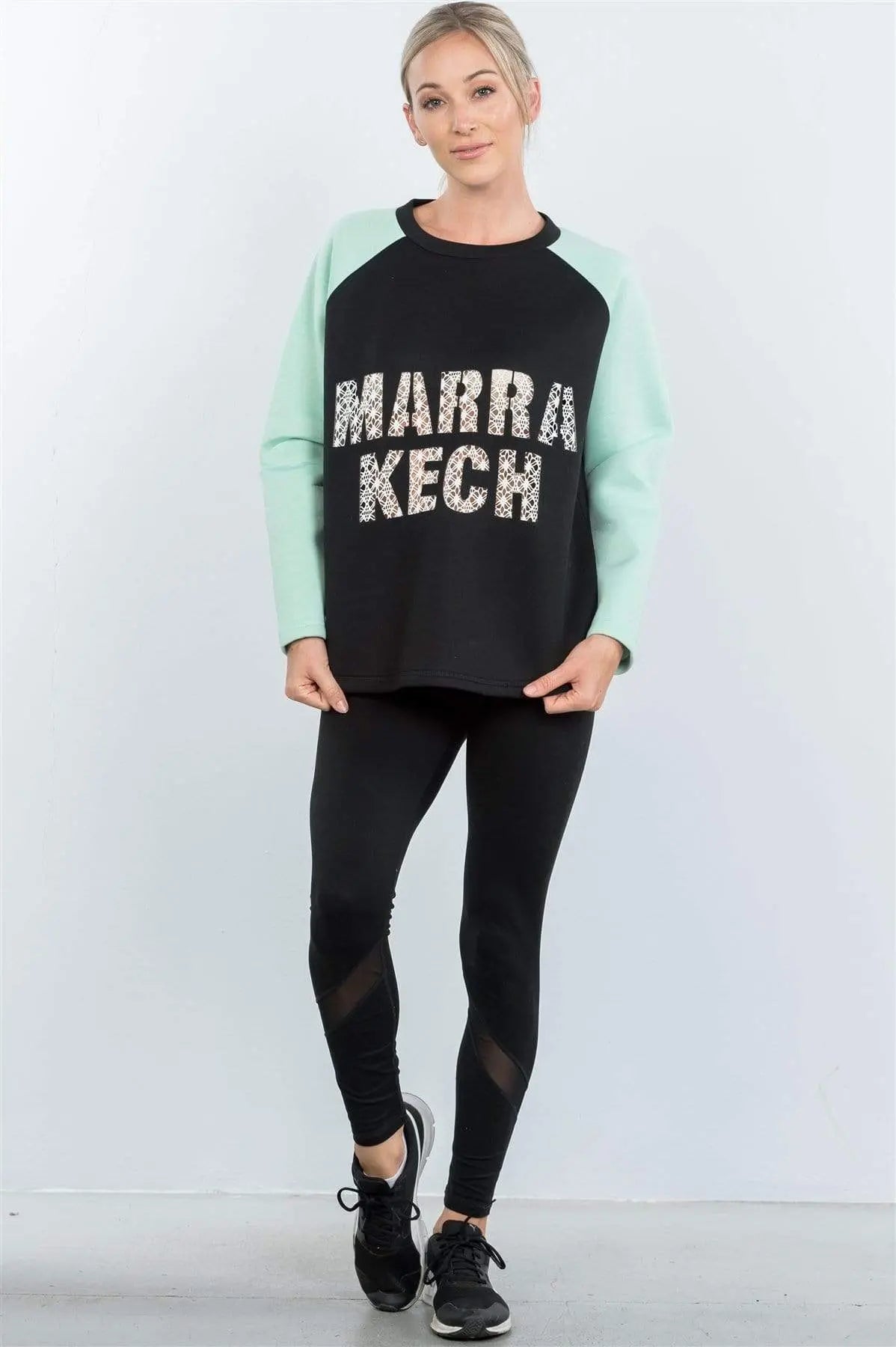 Contrast Sleeve Curved Hem Sweater Blue Zone Planet