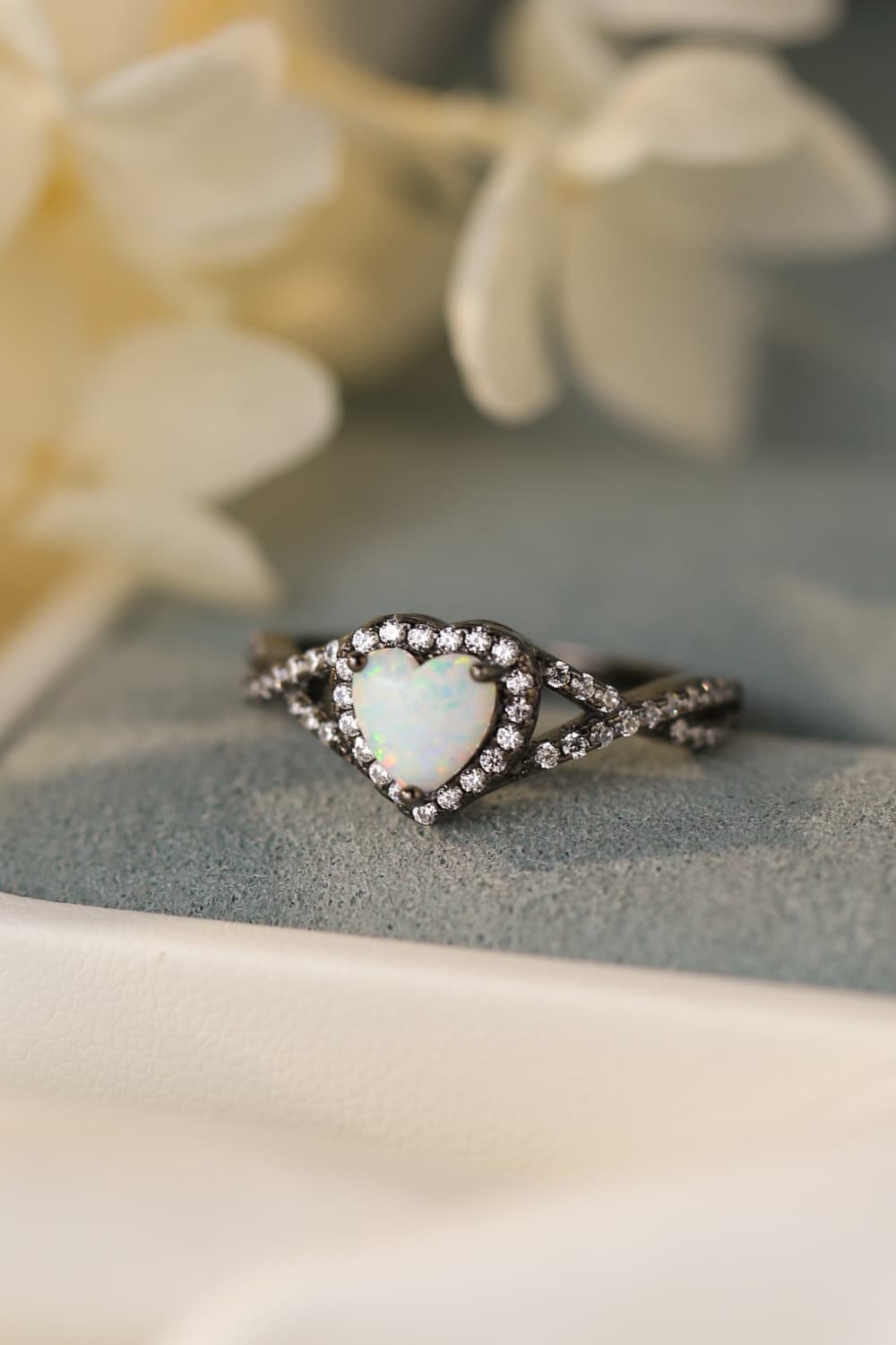 Opal Heart Black Gold-Plated Ring BLUE ZONE PLANET