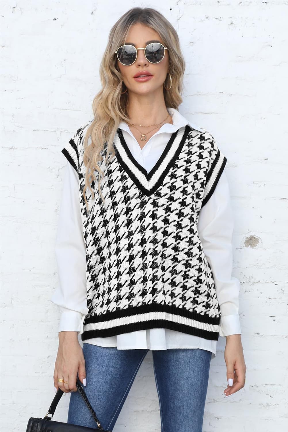 Ribbed V-Neck Sleeveless Sweater BLUE ZONE PLANET