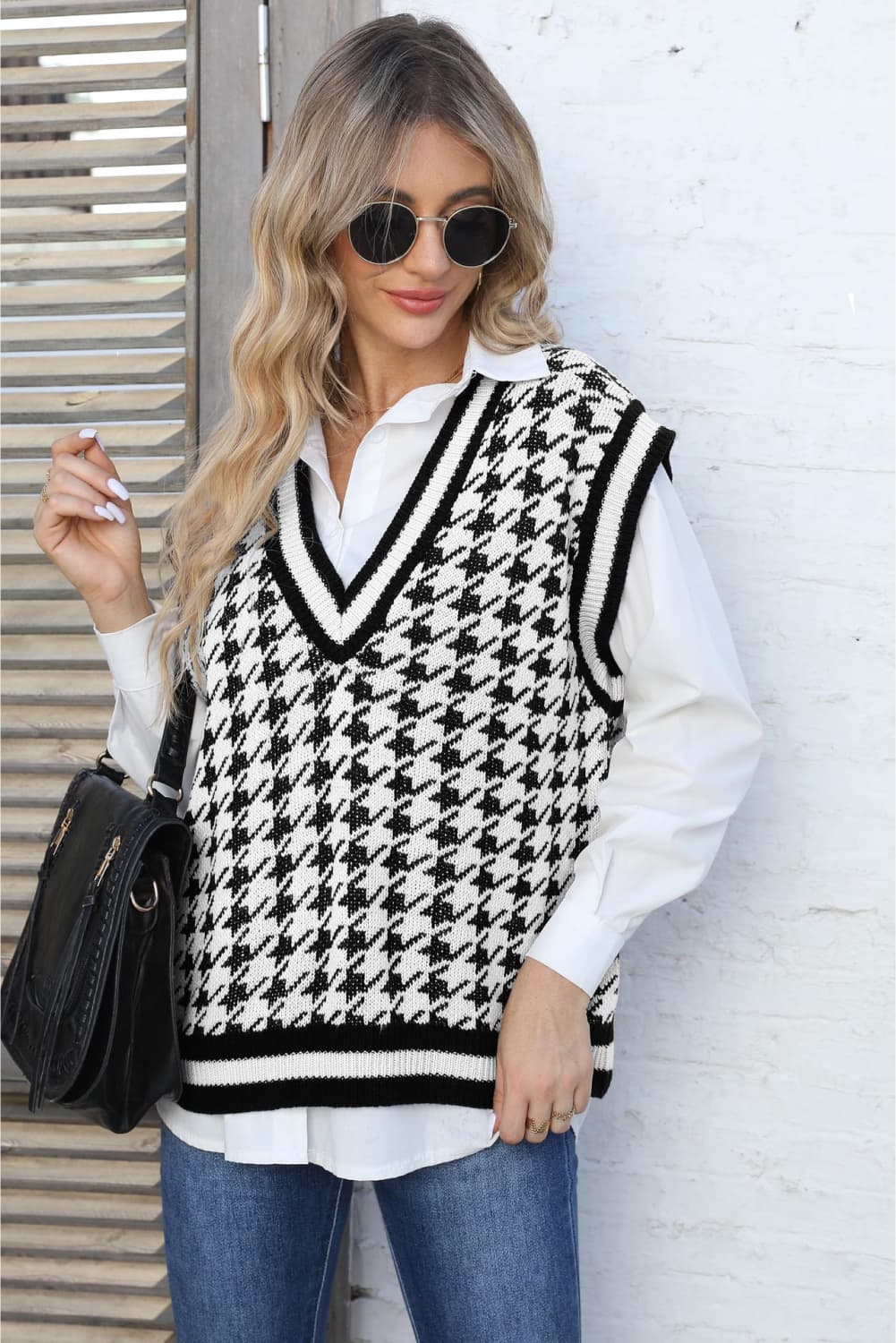 Ribbed V-Neck Sleeveless Sweater BLUE ZONE PLANET