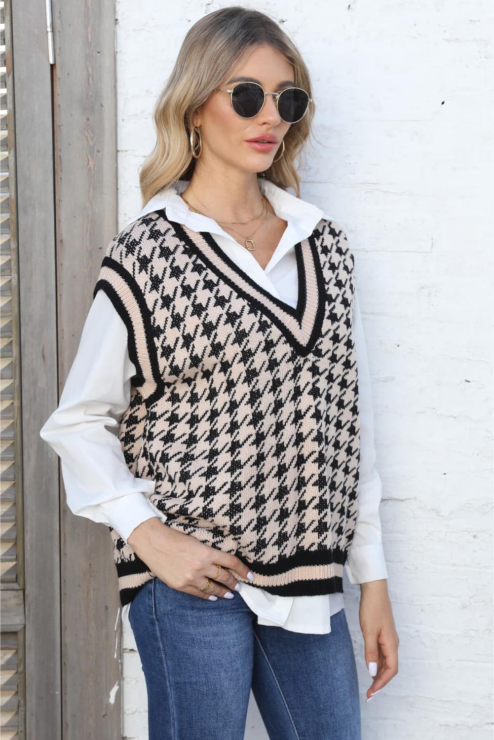 Ribbed V-Neck Sleeveless Sweater BLUE ZONE PLANET
