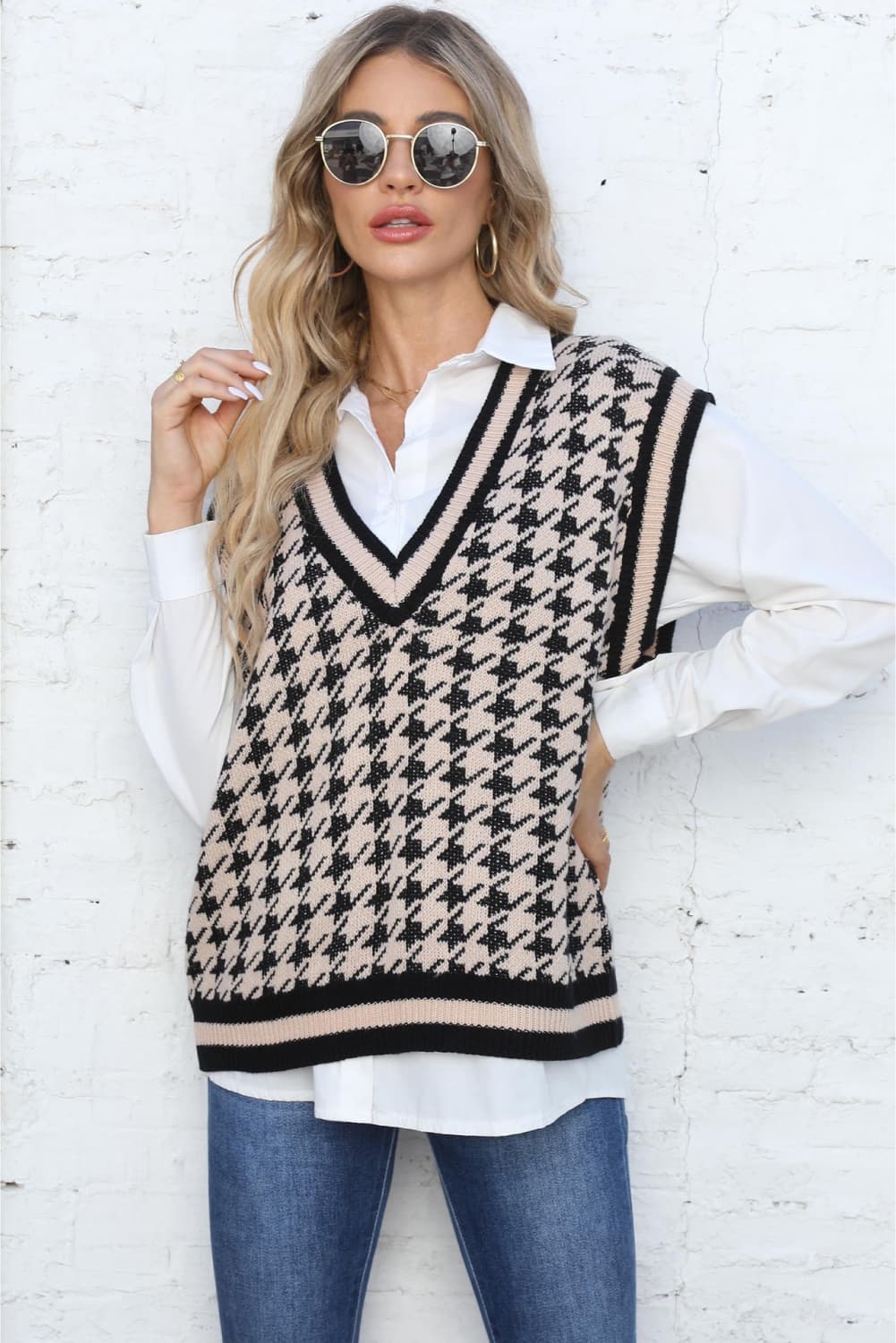 Ribbed V-Neck Sleeveless Sweater BLUE ZONE PLANET