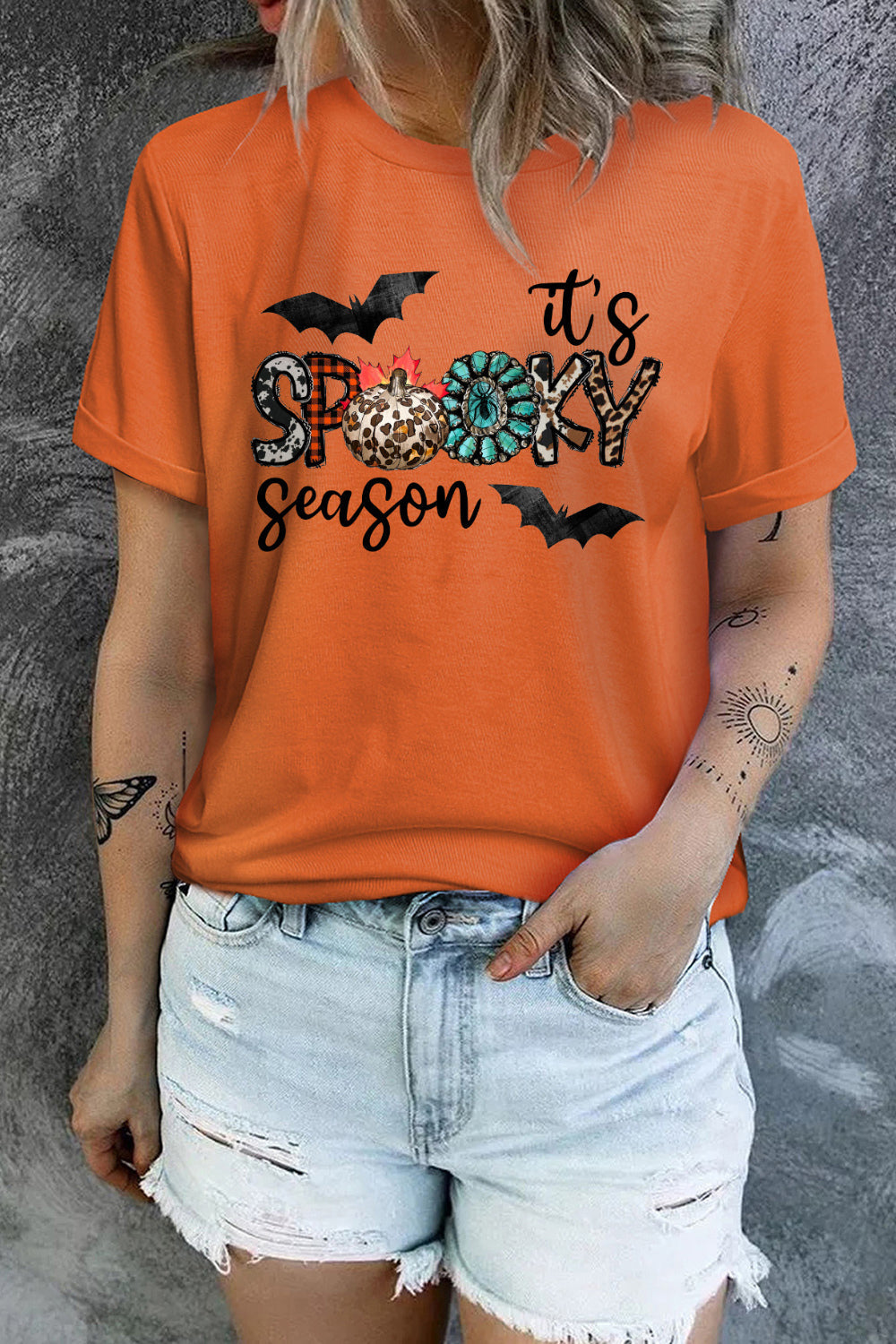 Round Neck Short Sleeve IT'S SPOOKY SEASON Graphic T-Shirt BLUE ZONE PLANET