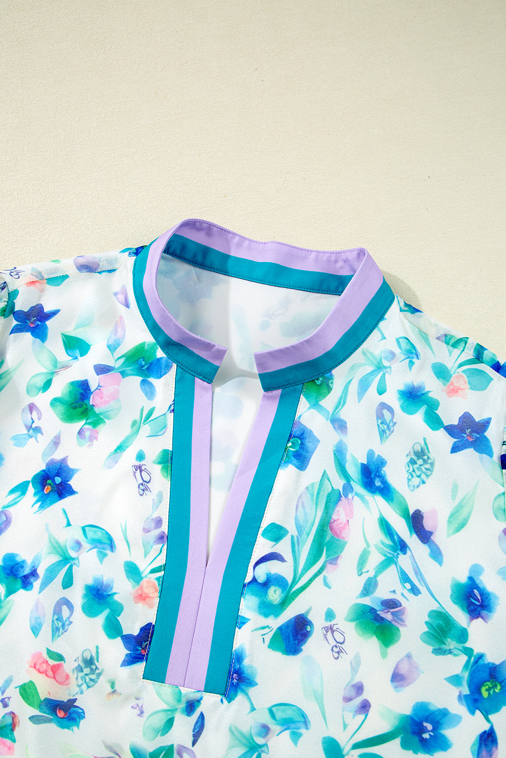 Green Floral Print Colorblock Edge Puff Sleeve Split Neck Plus Size Blouse