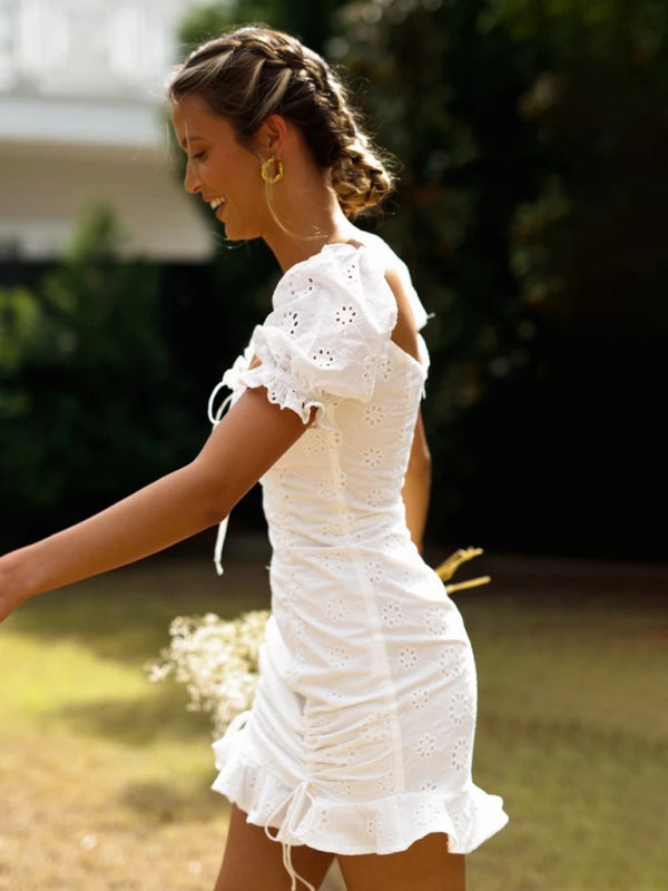 hip-hugging skirt, lace-up, and pleated V-neck short dress BLUE ZONE PLANET