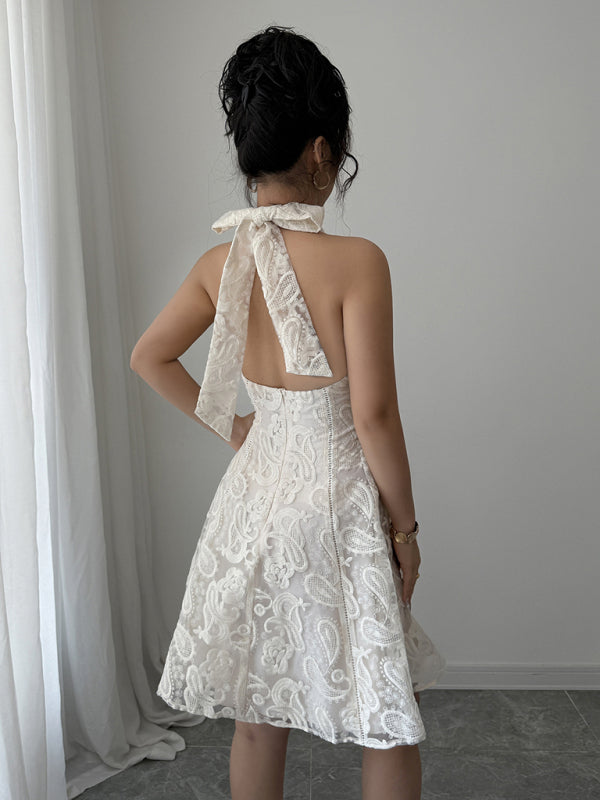 Sweet and elegant halterneck dress