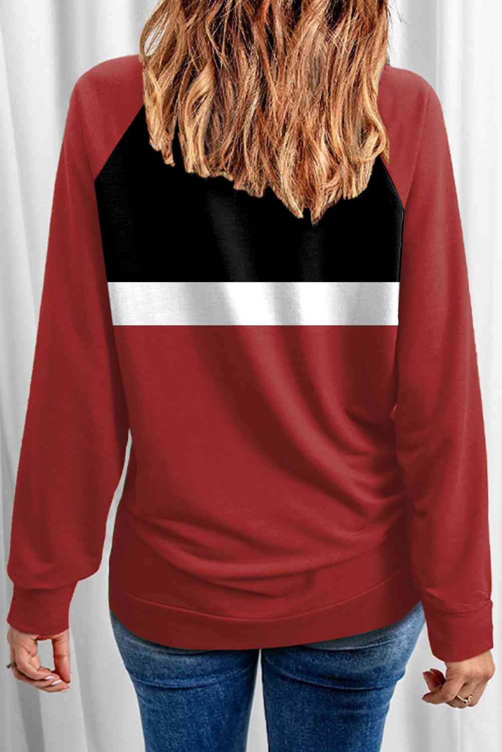 Round Neck Long Sleeve Graphic Sweatshirt BLUE ZONE PLANET