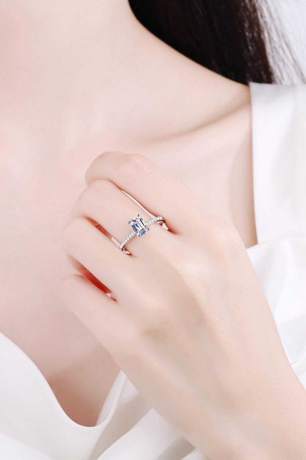925 Sterling Silver Ring with Moissanite BLUE ZONE PLANET