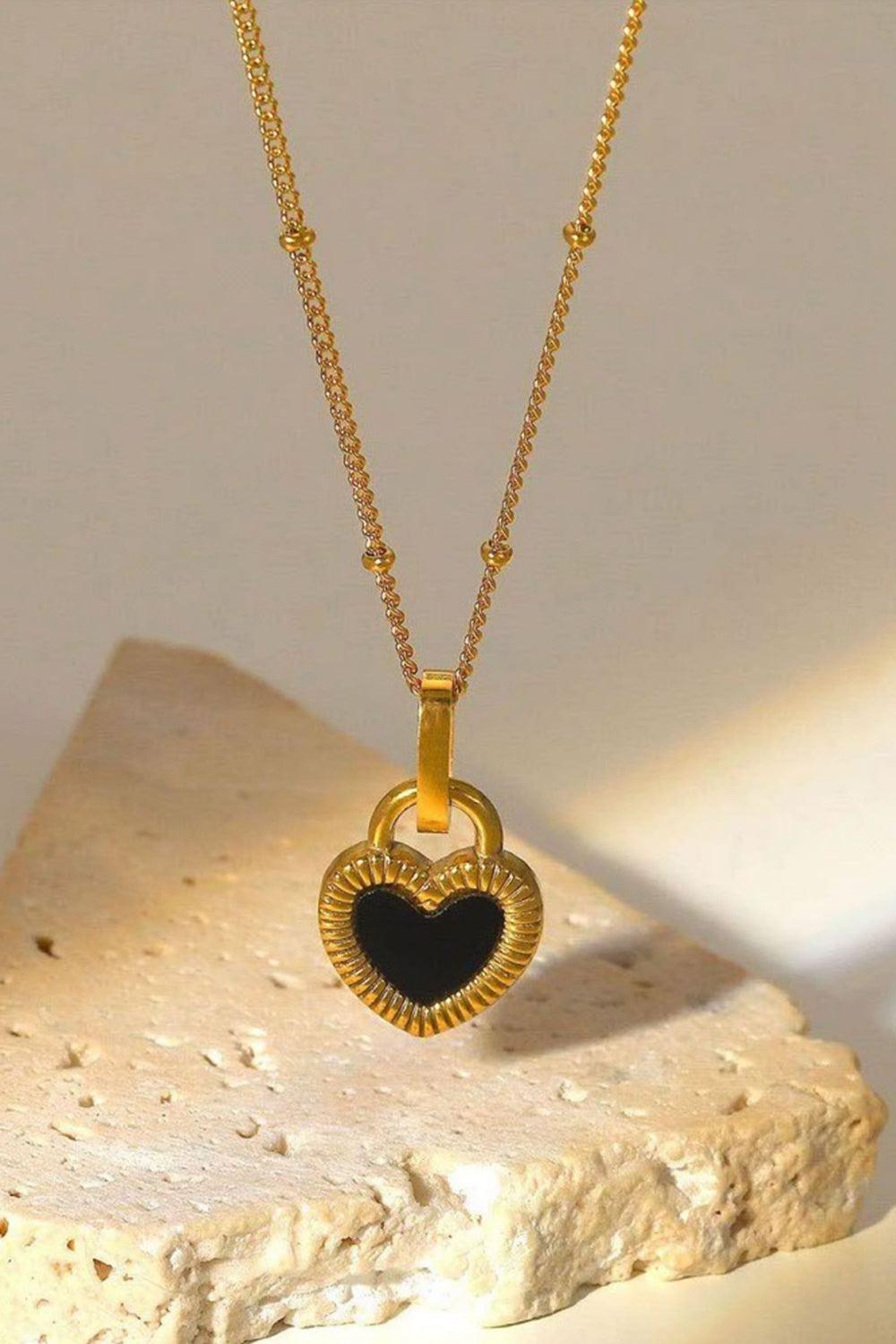 Contrast Heart Pendant Necklace BLUE ZONE PLANET