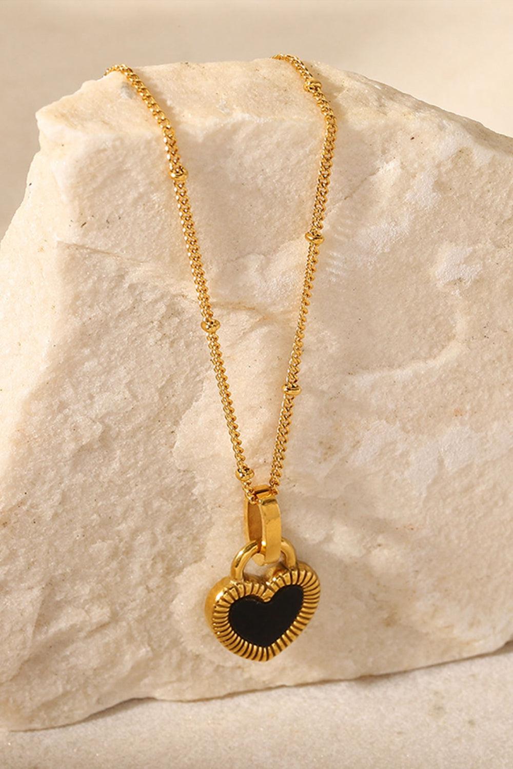 Contrast Heart Pendant Necklace BLUE ZONE PLANET