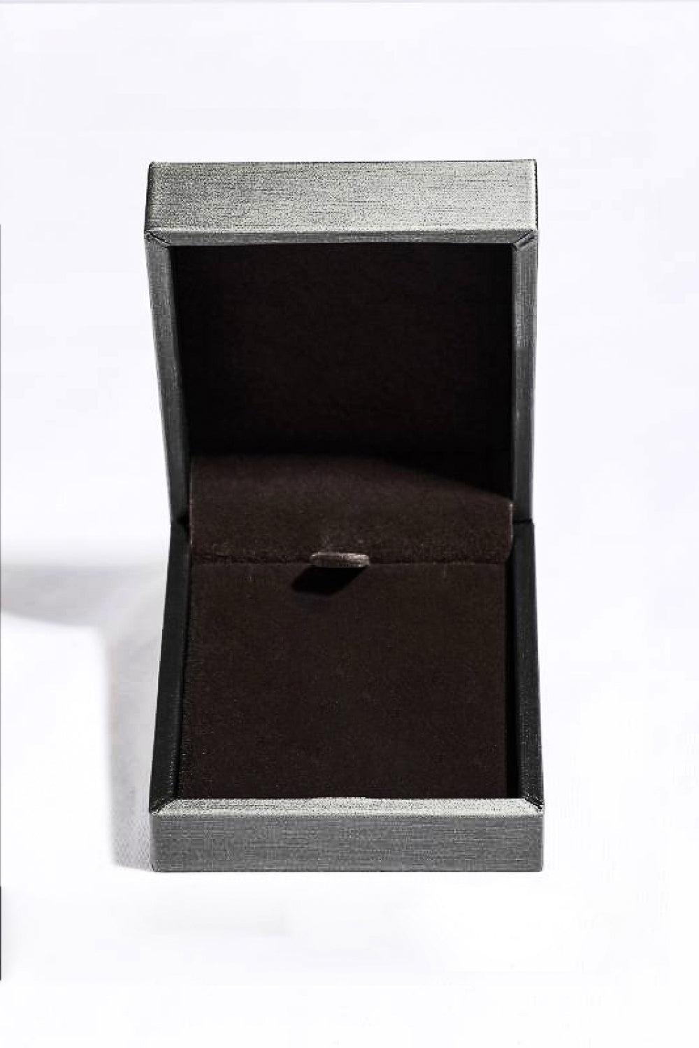 Find Your Center Moissanite Necklace BLUE ZONE PLANET