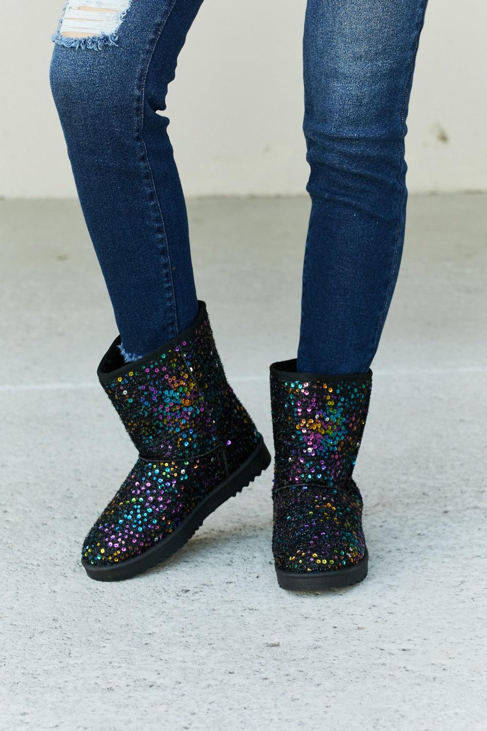 Forever Link Multicolored Sequin Snow Boots BLUE ZONE PLANET