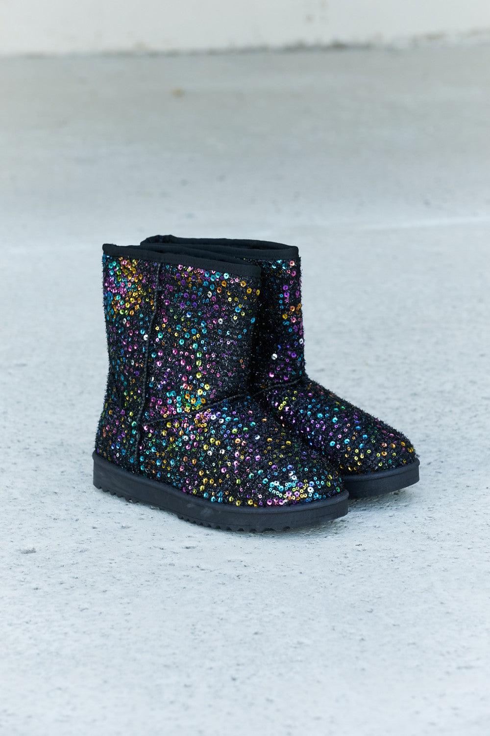 Forever Link Multicolored Sequin Snow Boots BLUE ZONE PLANET
