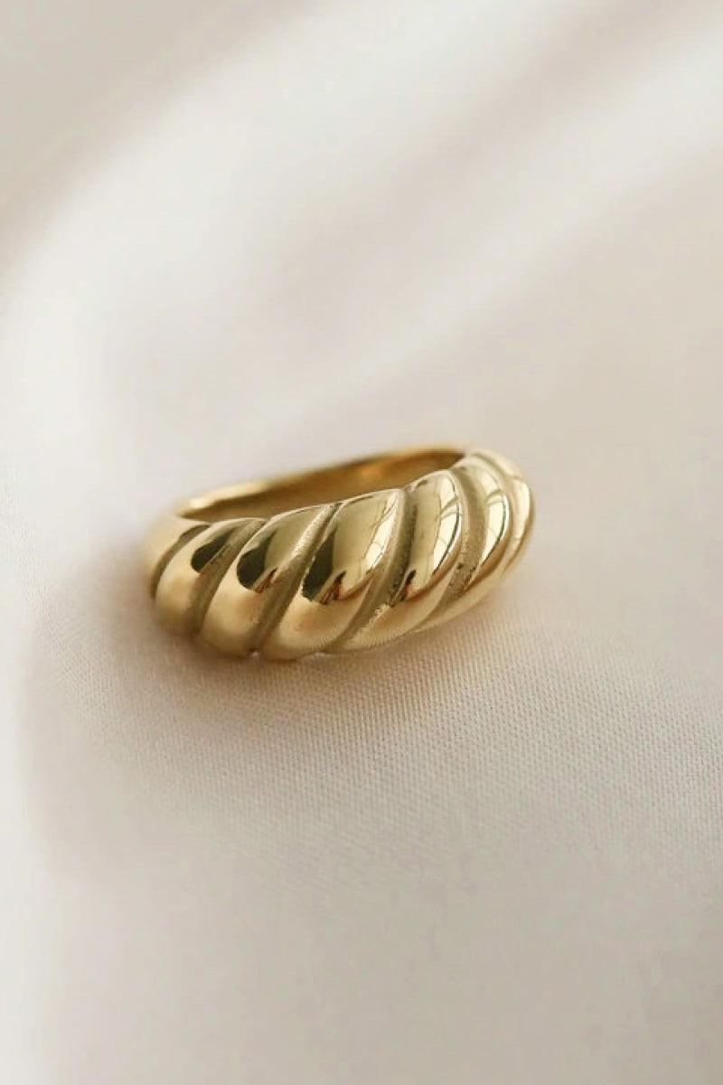 Gold Twisted Ring BLUE ZONE PLANET