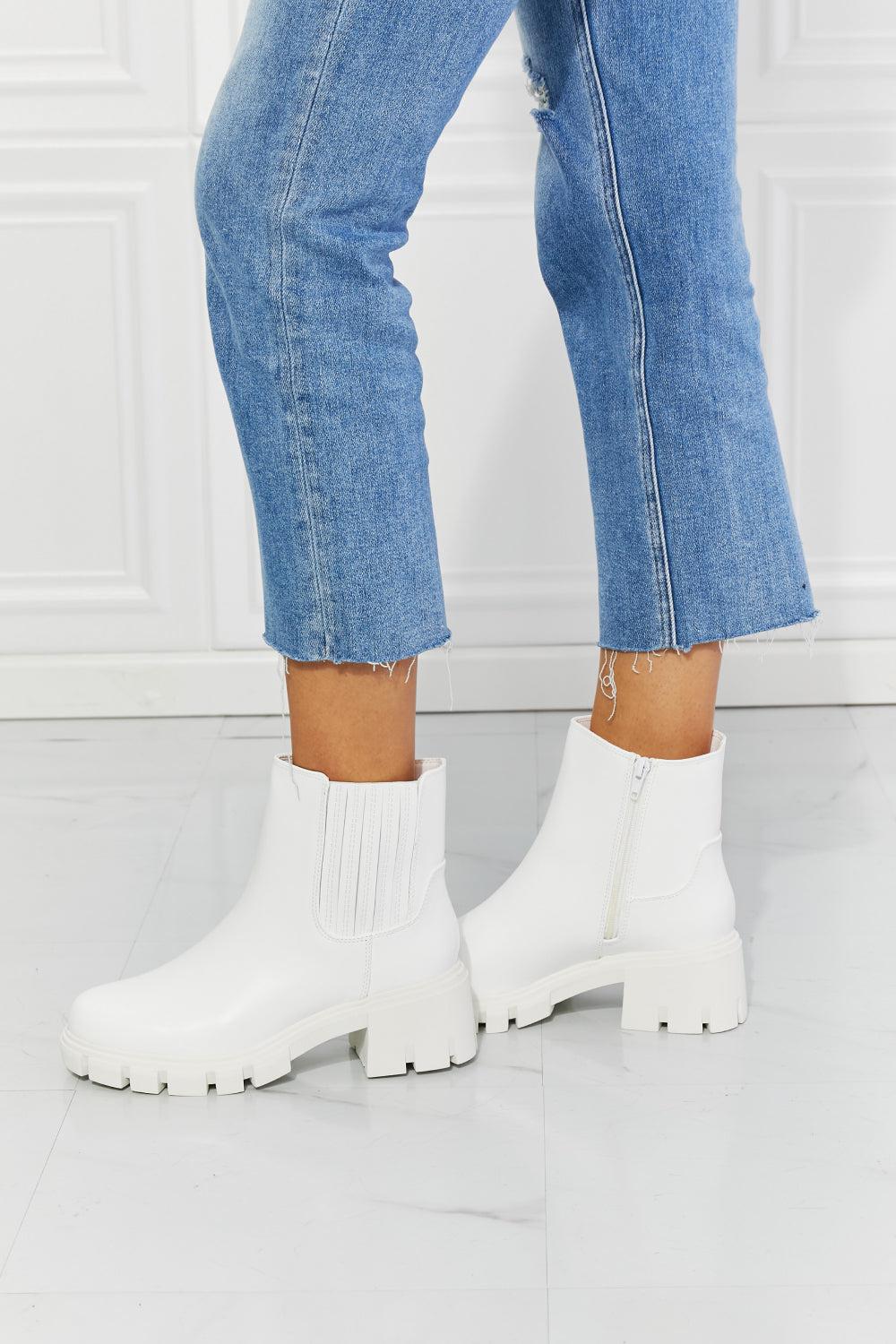 MMShoes What It Takes Lug Sole Chelsea Boots in White BLUE ZONE PLANET