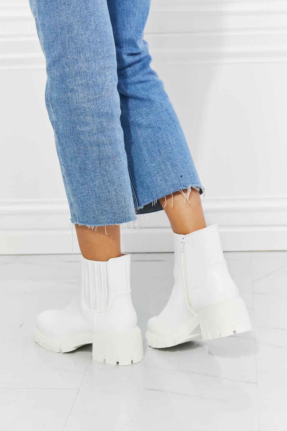 MMShoes What It Takes Lug Sole Chelsea Boots in White BLUE ZONE PLANET