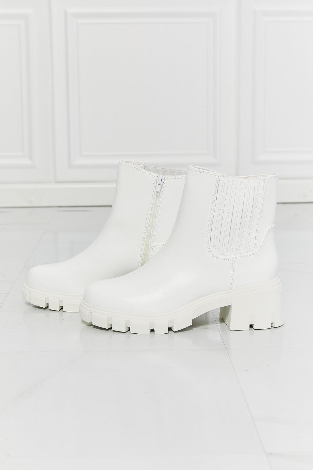 MMShoes What It Takes Lug Sole Chelsea Boots in White BLUE ZONE PLANET
