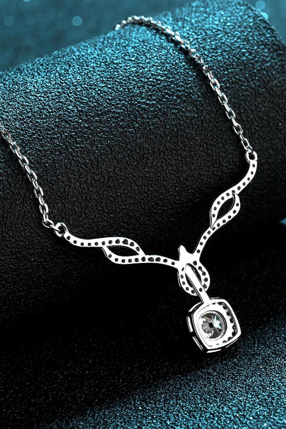 Right On Trend Moissanite Pendant Necklace BLUE ZONE PLANET