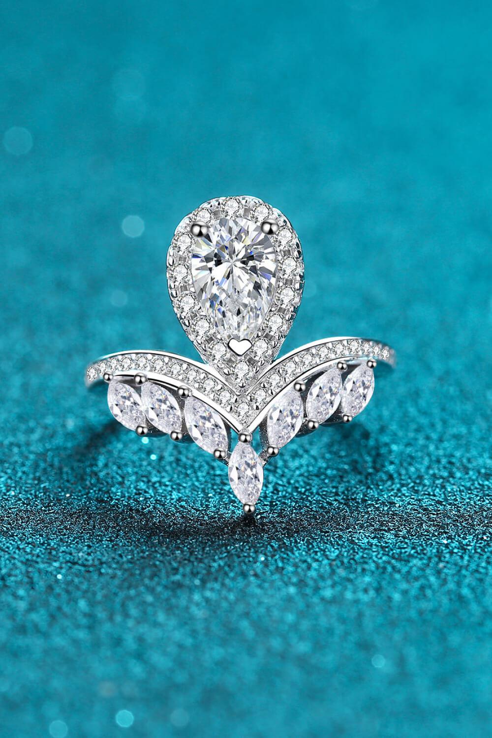 Stand Out Moissanite Ring BLUE ZONE PLANET