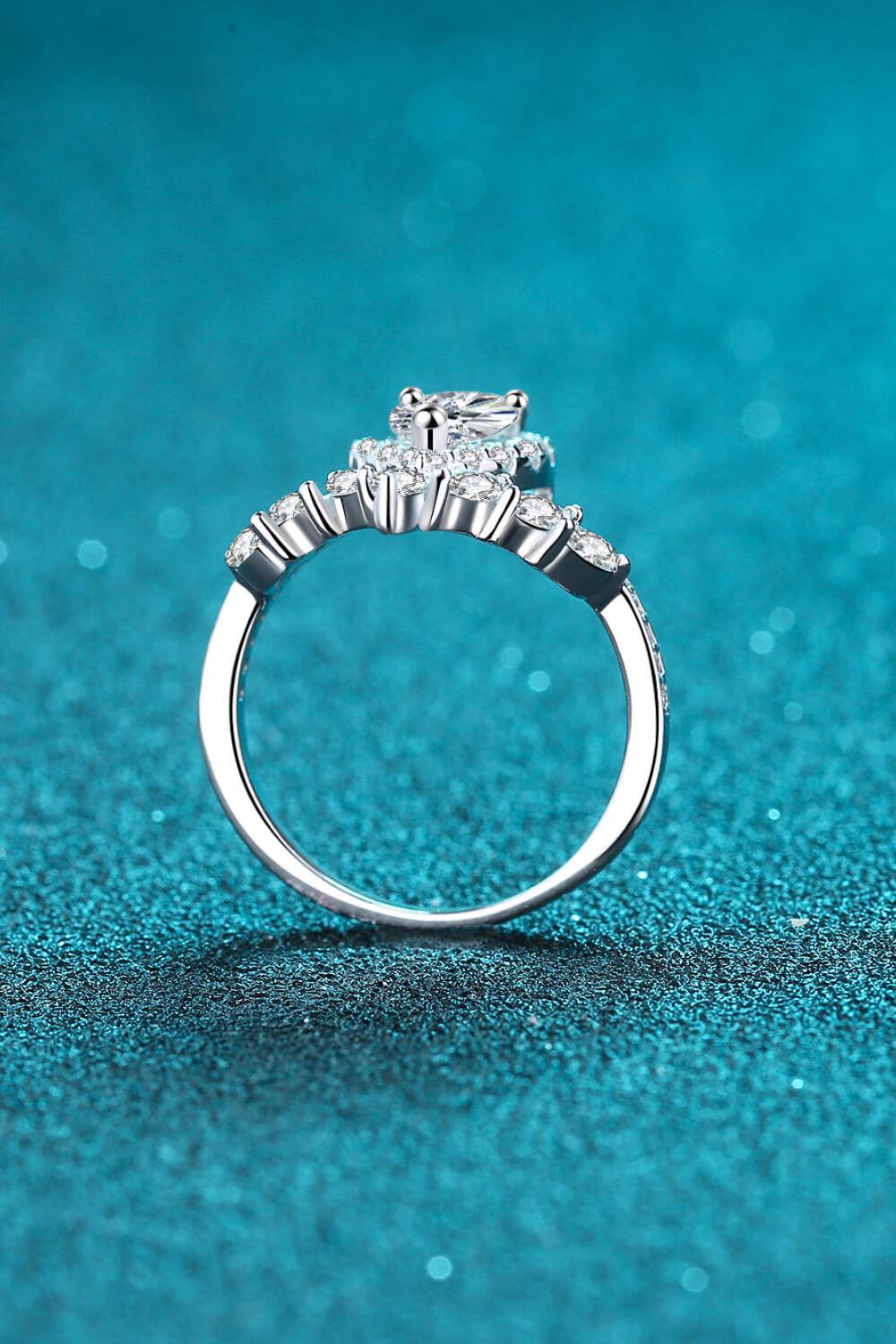 Stand Out Moissanite Ring BLUE ZONE PLANET