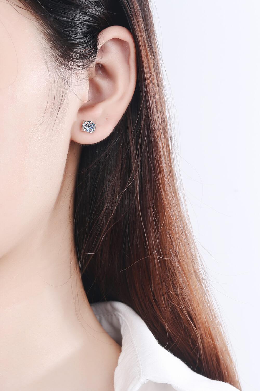 Weekend Meetup Moissanite Stud Earrings BLUE ZONE PLANET