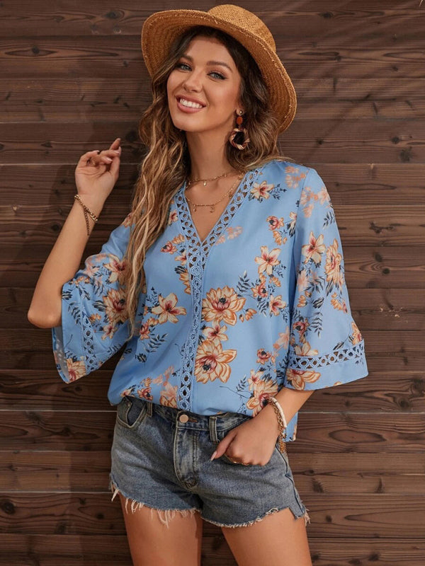 V-neck printed patchwork lace flared sleeve top BLUE ZONE PLANET