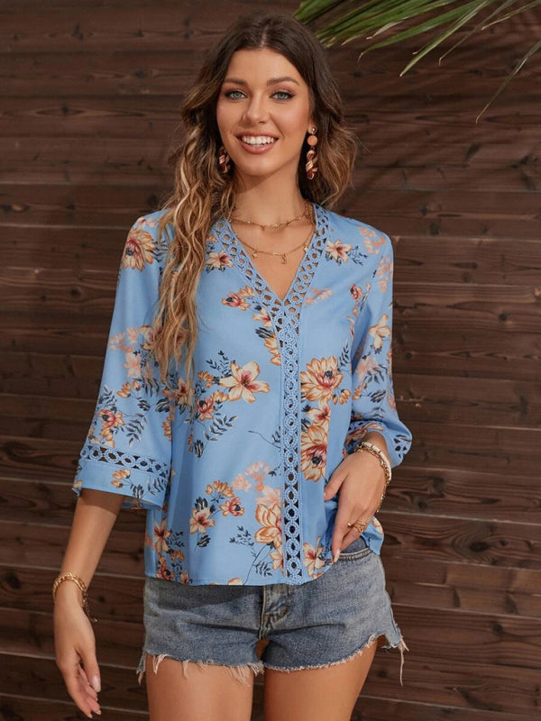 V-neck printed patchwork lace flared sleeve top BLUE ZONE PLANET