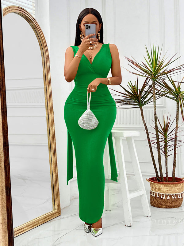 V-neck solid color waisted sleeveless bodycon maxi dress kakaclo