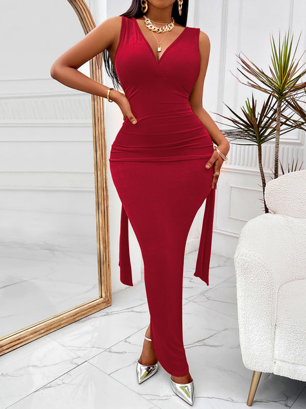 V-neck solid color waisted sleeveless bodycon maxi dress kakaclo