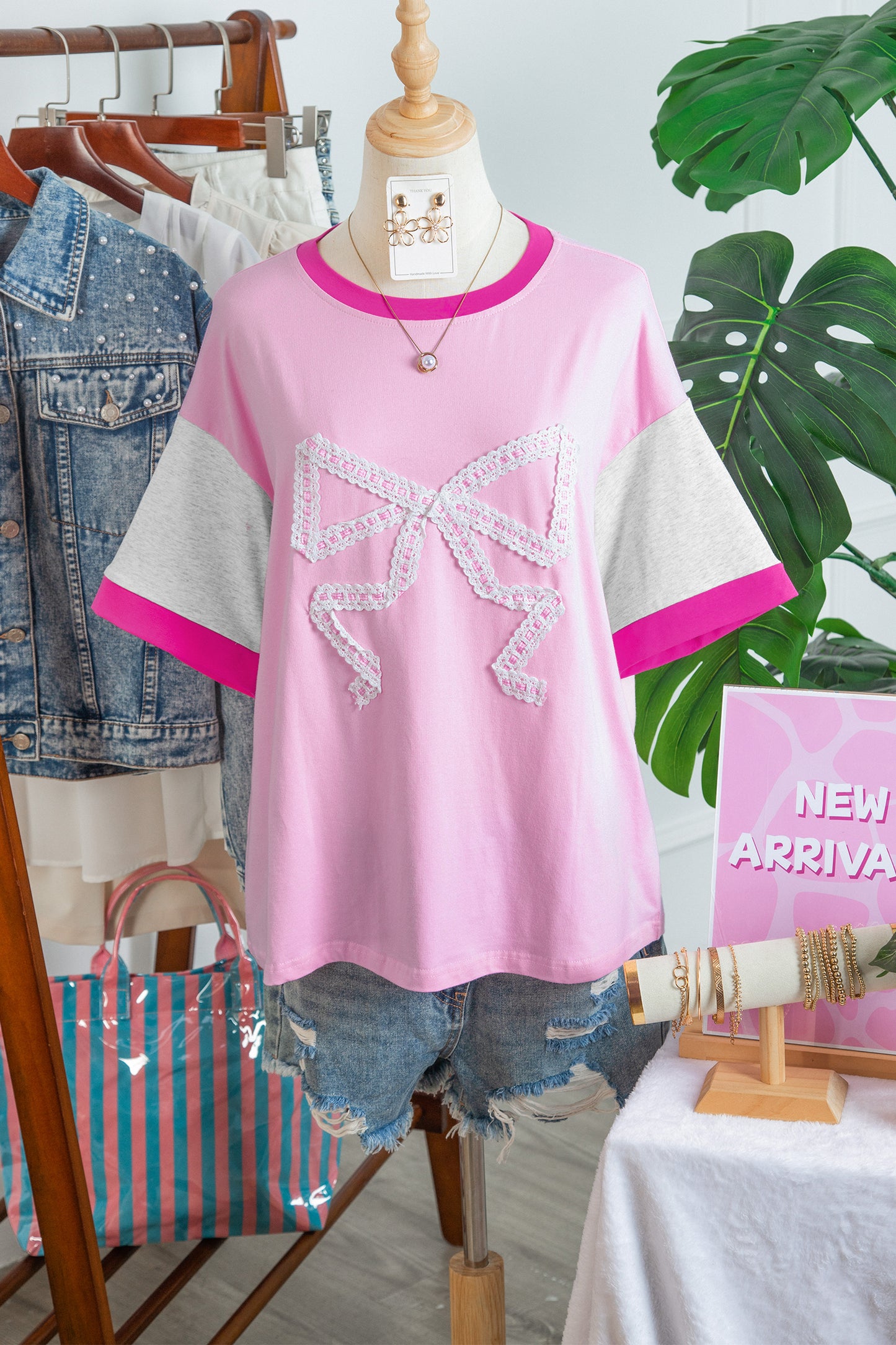 Gossamer Pink Embroidered Bow Detail Color Block Loose Tee-Tops/Tops & Tees-[Adult]-[Female]-2022 Online Blue Zone Planet