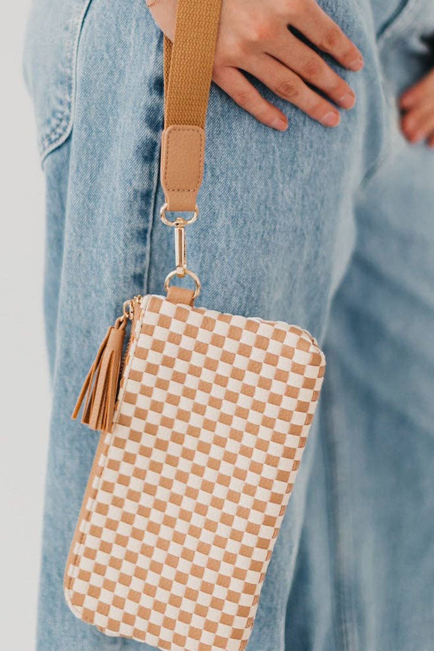 Color black Checkered  Woven Clutch Wristlet PU Leather Large Size Patterned Wallet