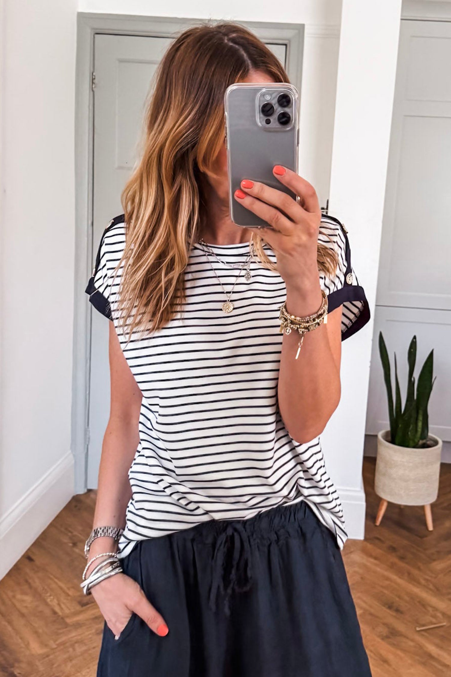 Black Stripe Cuffed Sleeve Button Detail Loose Tee-Tops/Tops & Tees-[Adult]-[Female]-2022 Online Blue Zone Planet