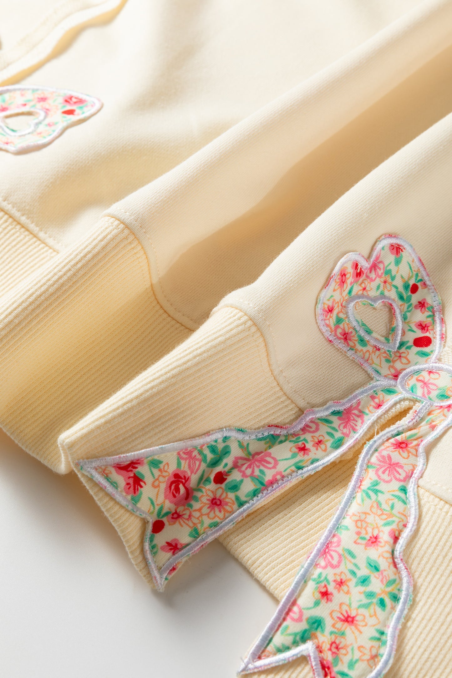 Beige Plus Size Raw Seam Detail Floral Bow Patched Baggy Pullover-Plus Size/Plus Size Tops/Plus Size Long Sleeve Tops-[Adult]-[Female]-2022 Online Blue Zone Planet