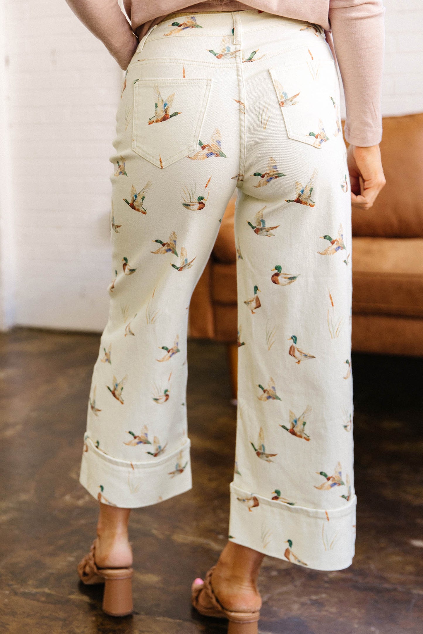 Beige Stylish Mallard Printed Cuffed Hem Shift Jeans