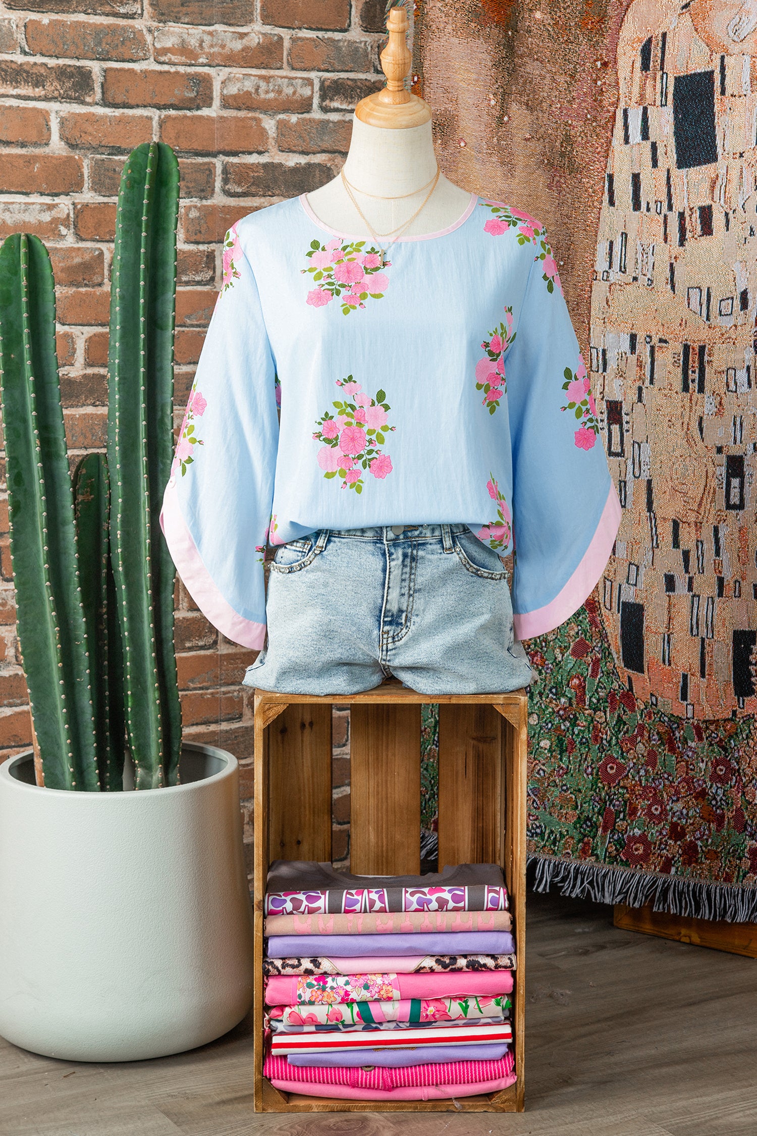 Sky Blue Floral Print Button Cuffed 3/4 Sleeve Round Neck Blouse-Tops/Blouses & Shirts-[Adult]-[Female]-2022 Online Blue Zone Planet