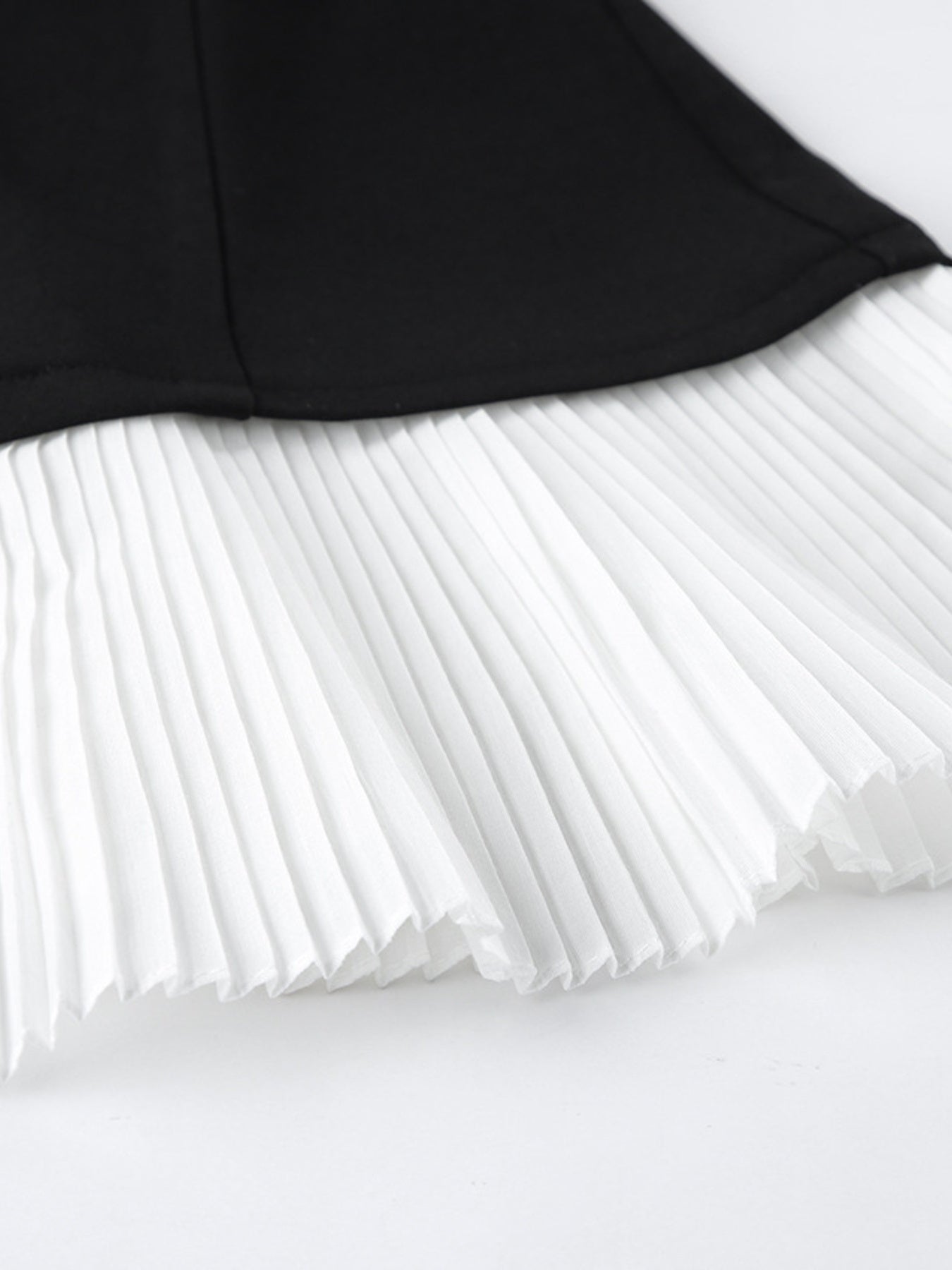 14064ebe81d34f3b8c4e7cfac909c255-Max