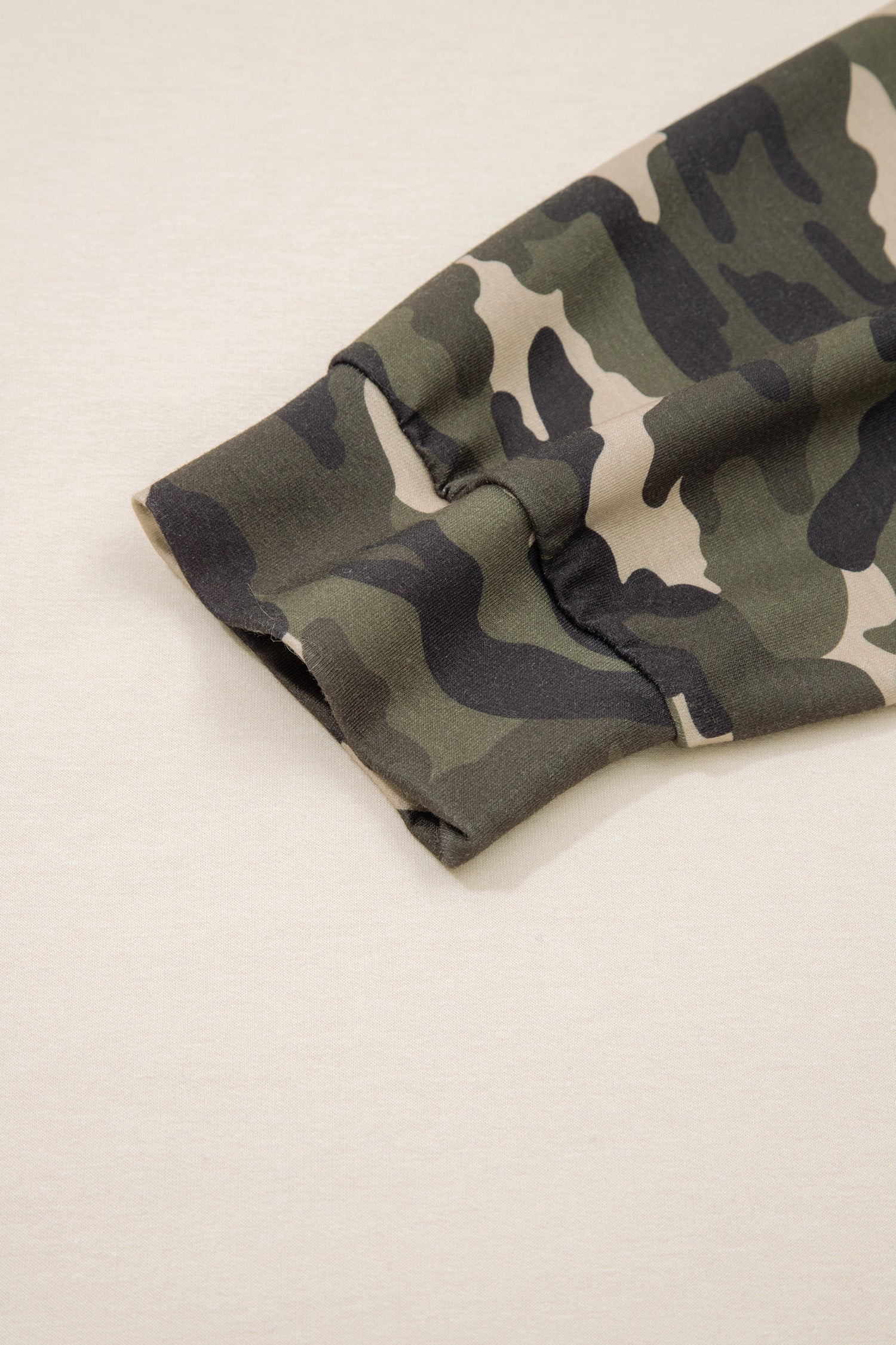 Apricot Camo Print Patchwork Sleeve Raw Hem Plus Size Sweatshirt-Plus Size/Plus Size Sweatshirts & Hoodies-[Adult]-[Female]-2022 Online Blue Zone Planet