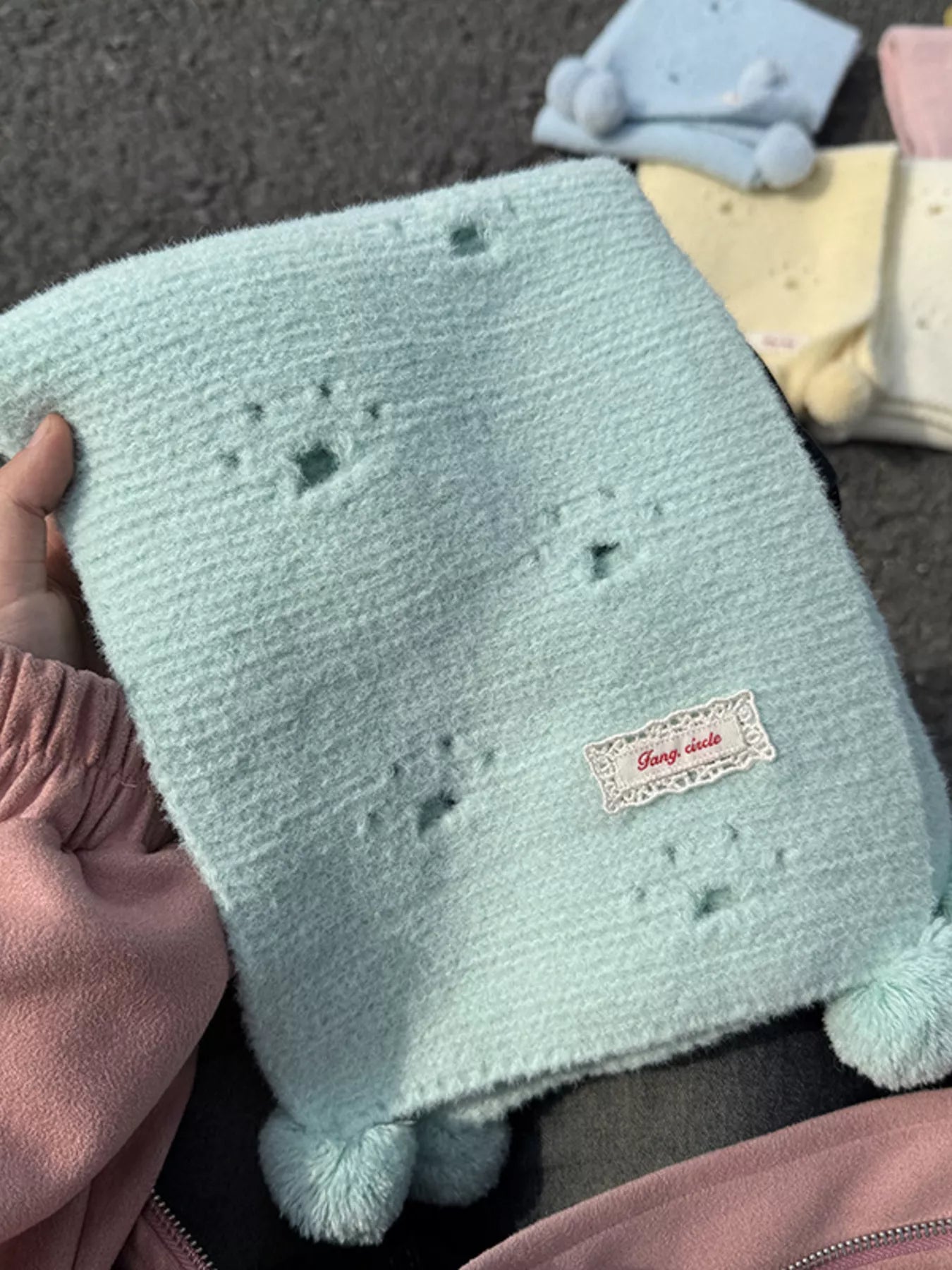 18feae43b68243e399d7aed0e3b4204c-Max-Origin