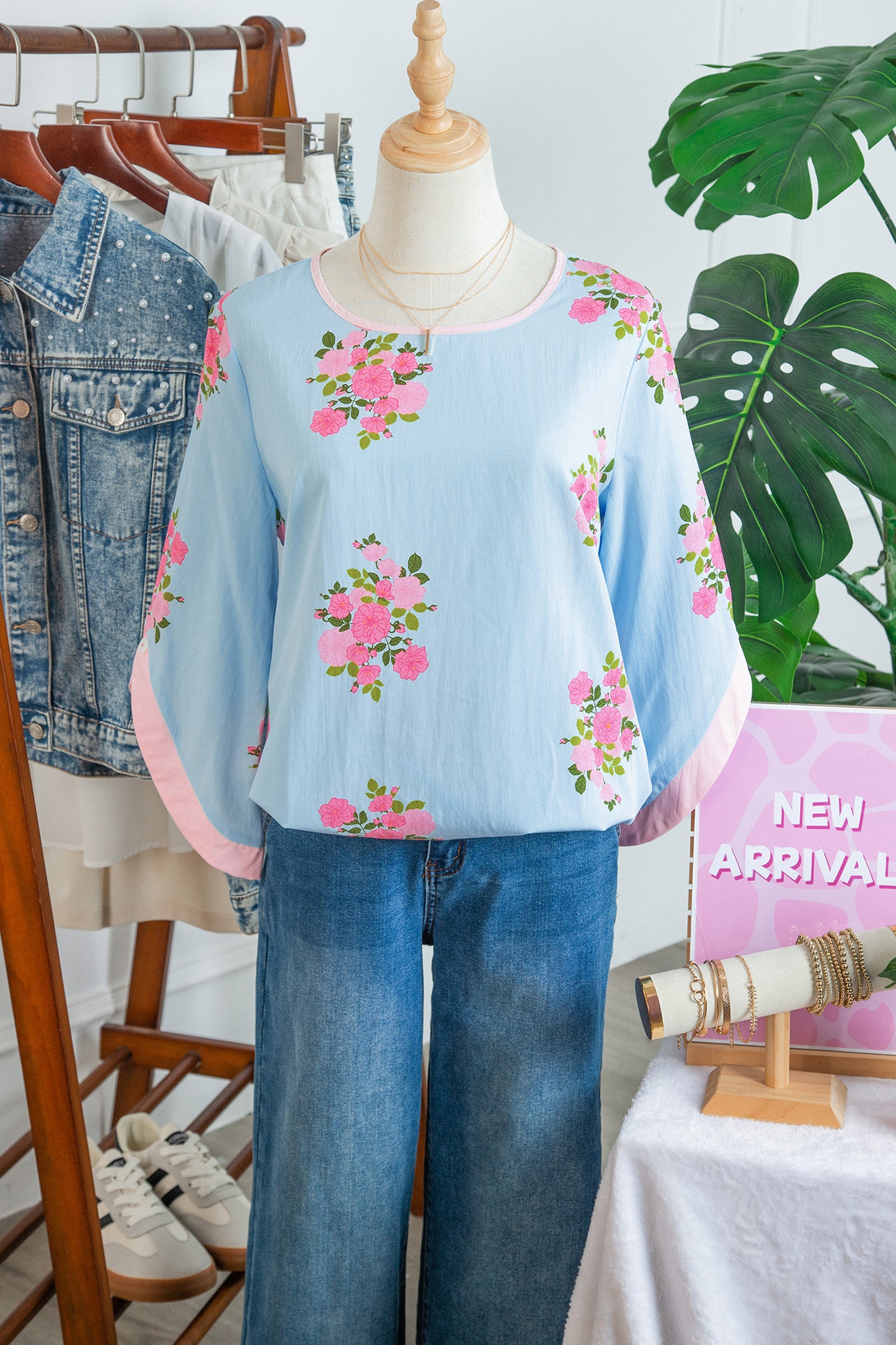 Sky Blue Floral Print Button Cuffed 3/4 Sleeve Round Neck Blouse-Tops/Blouses & Shirts-[Adult]-[Female]-2022 Online Blue Zone Planet