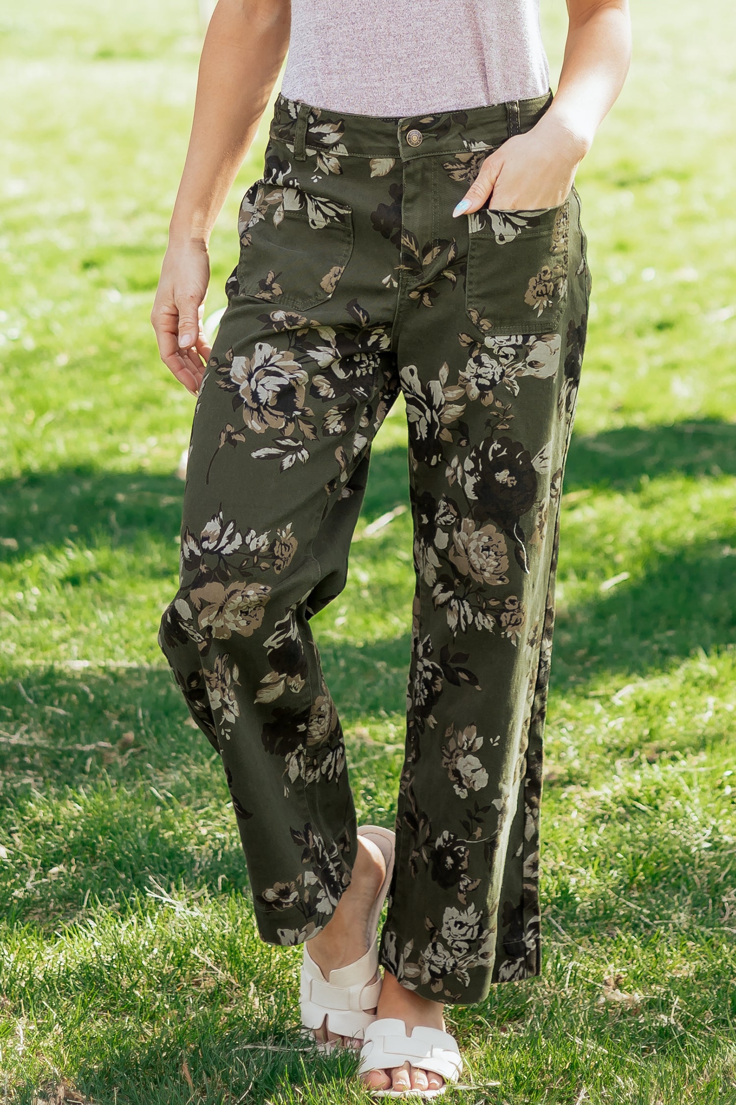 Green Vintage Floral Print Square Patch Pocket Raw Hem Shift Jeans-Bottoms/Jeans-[Adult]-[Female]-2022 Online Blue Zone Planet