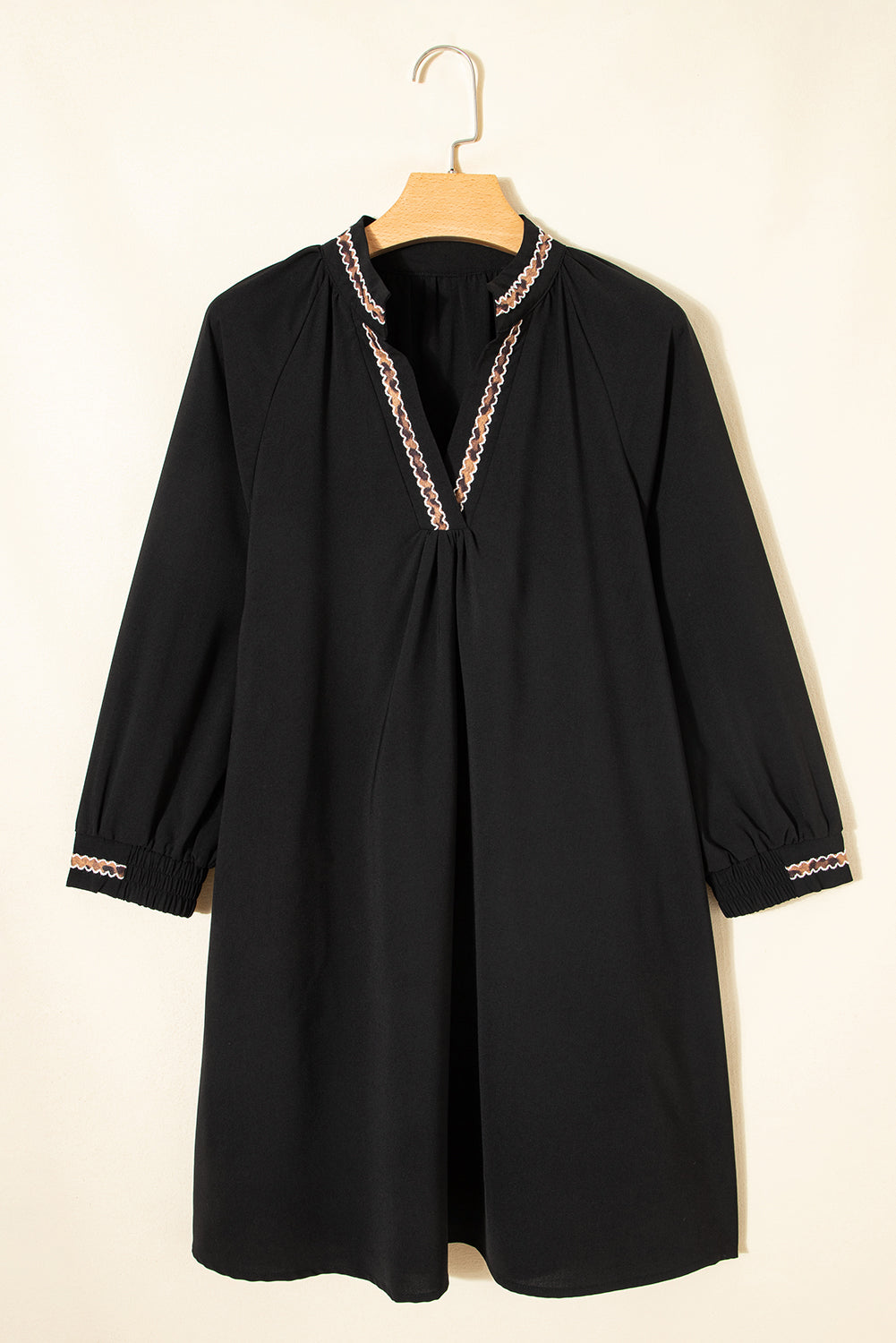 Black Contrast Trim V Neck Bracelet Sleeve Shift Mini Dress