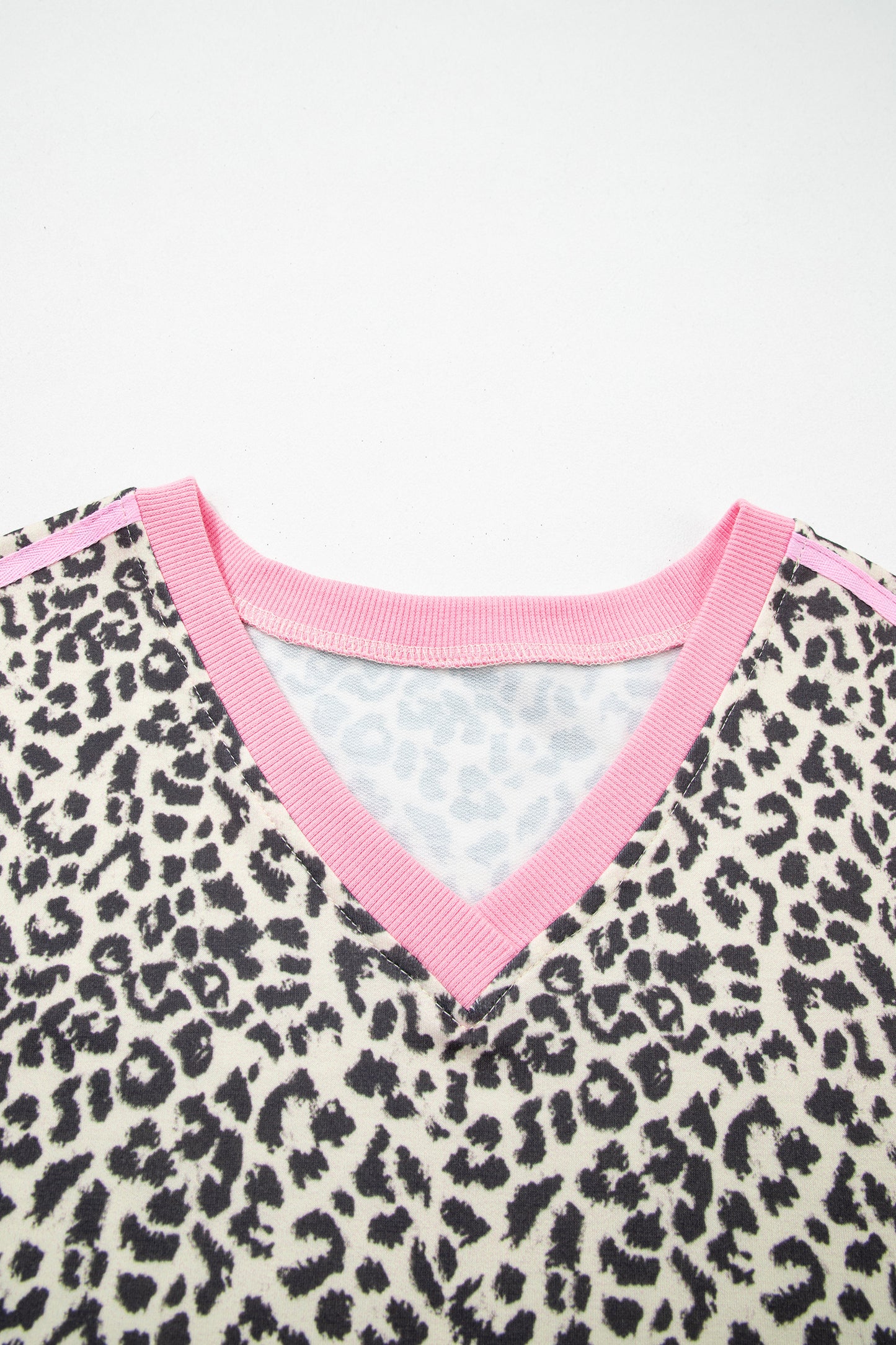 White Contrast V Neck Varsity Short Sleeve Leopard Top-Tops/Tops & Tees-[Adult]-[Female]-2022 Online Blue Zone Planet