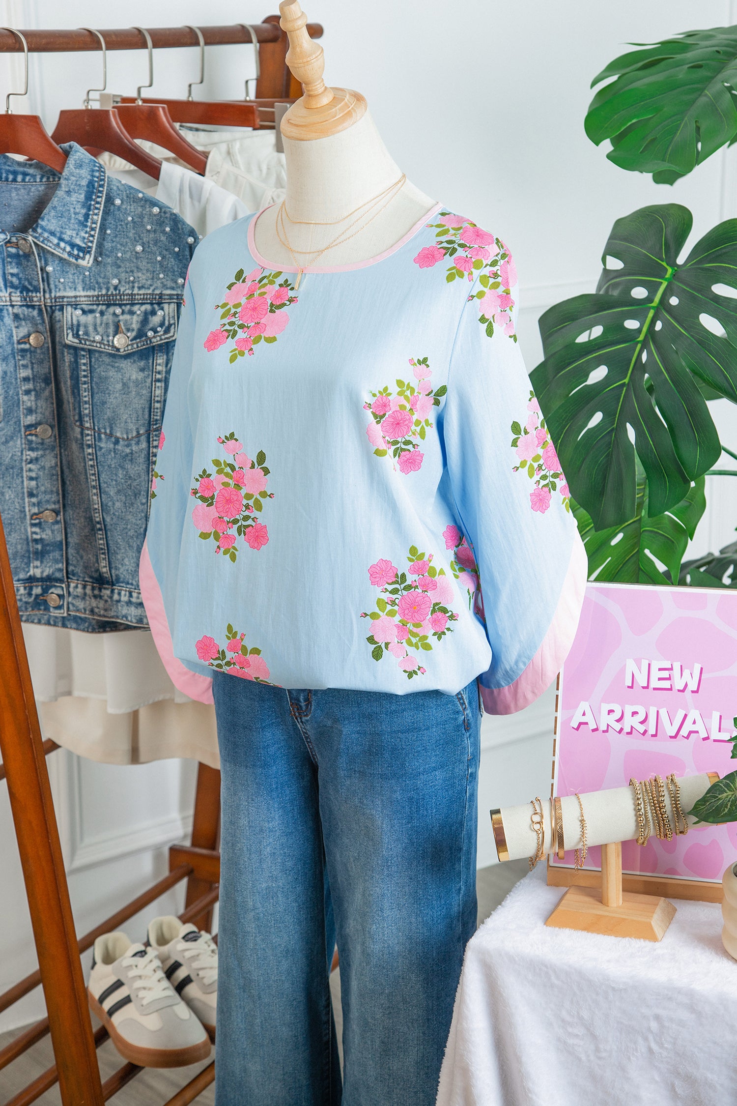 Sky Blue Floral Print Button Cuffed 3/4 Sleeve Round Neck Blouse-Tops/Blouses & Shirts-[Adult]-[Female]-2022 Online Blue Zone Planet