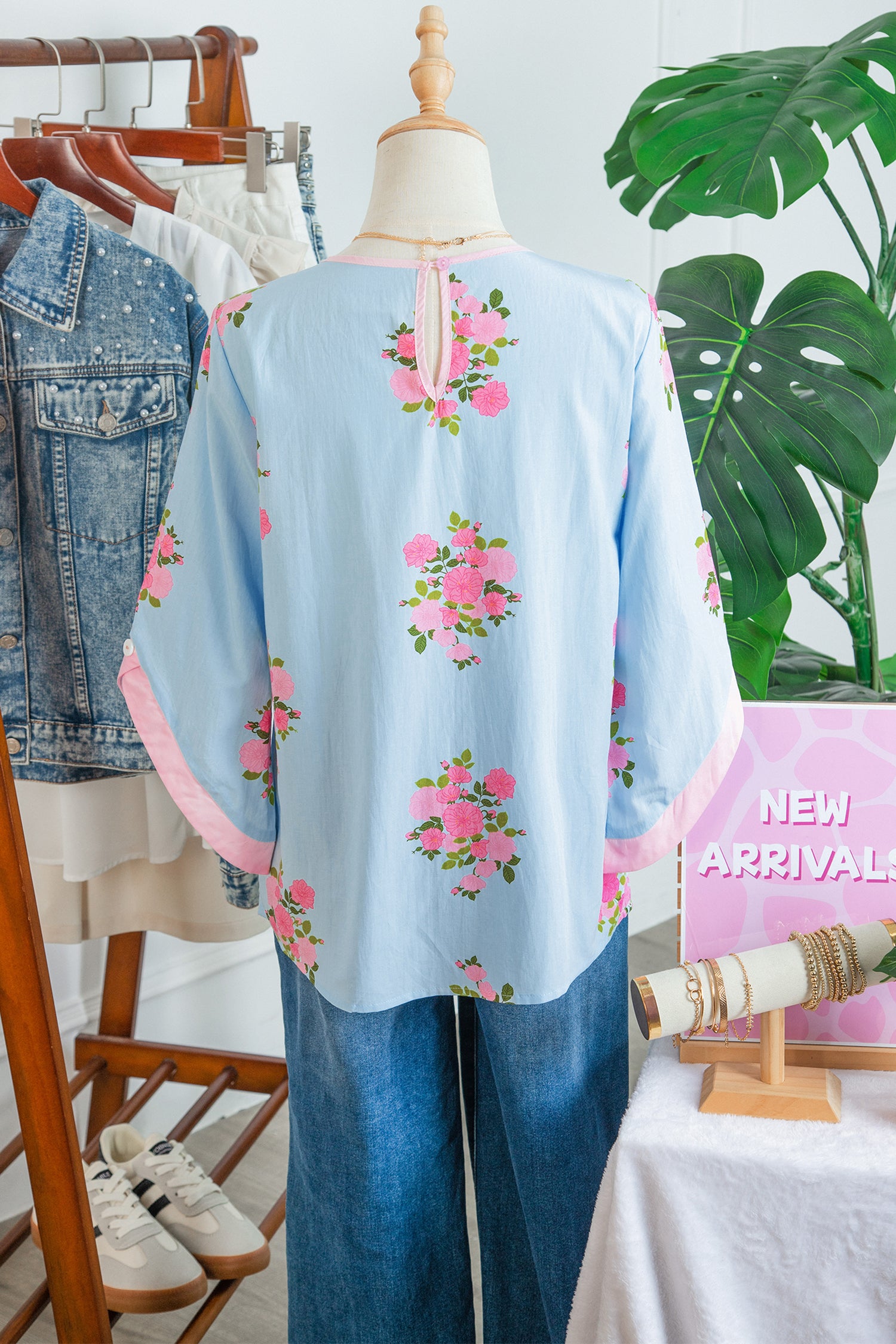Sky Blue Floral Print Button Cuffed 3/4 Sleeve Round Neck Blouse-Tops/Blouses & Shirts-[Adult]-[Female]-2022 Online Blue Zone Planet