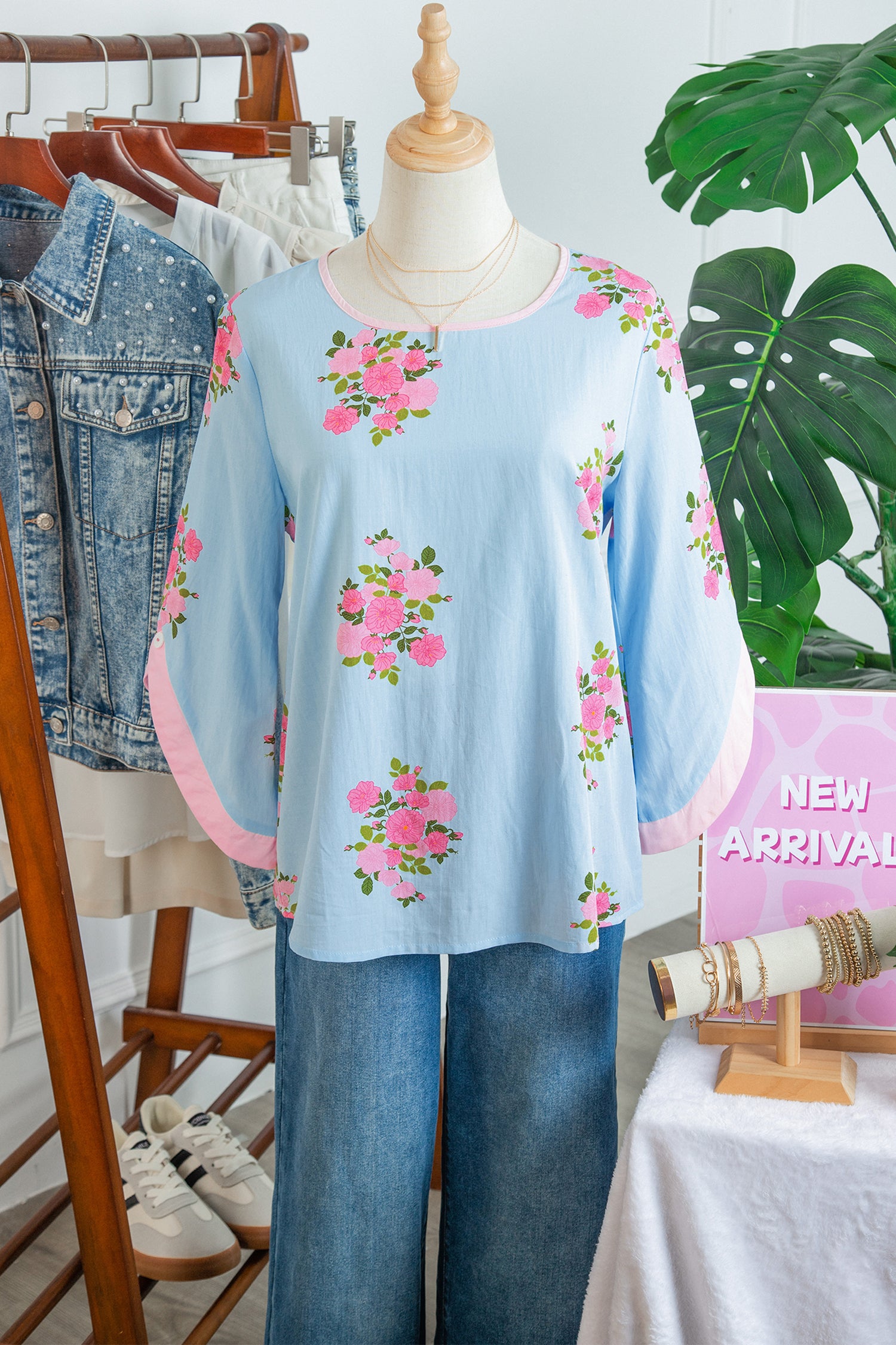 Sky Blue Floral Print Button Cuffed 3/4 Sleeve Round Neck Blouse-Tops/Blouses & Shirts-[Adult]-[Female]-2022 Online Blue Zone Planet