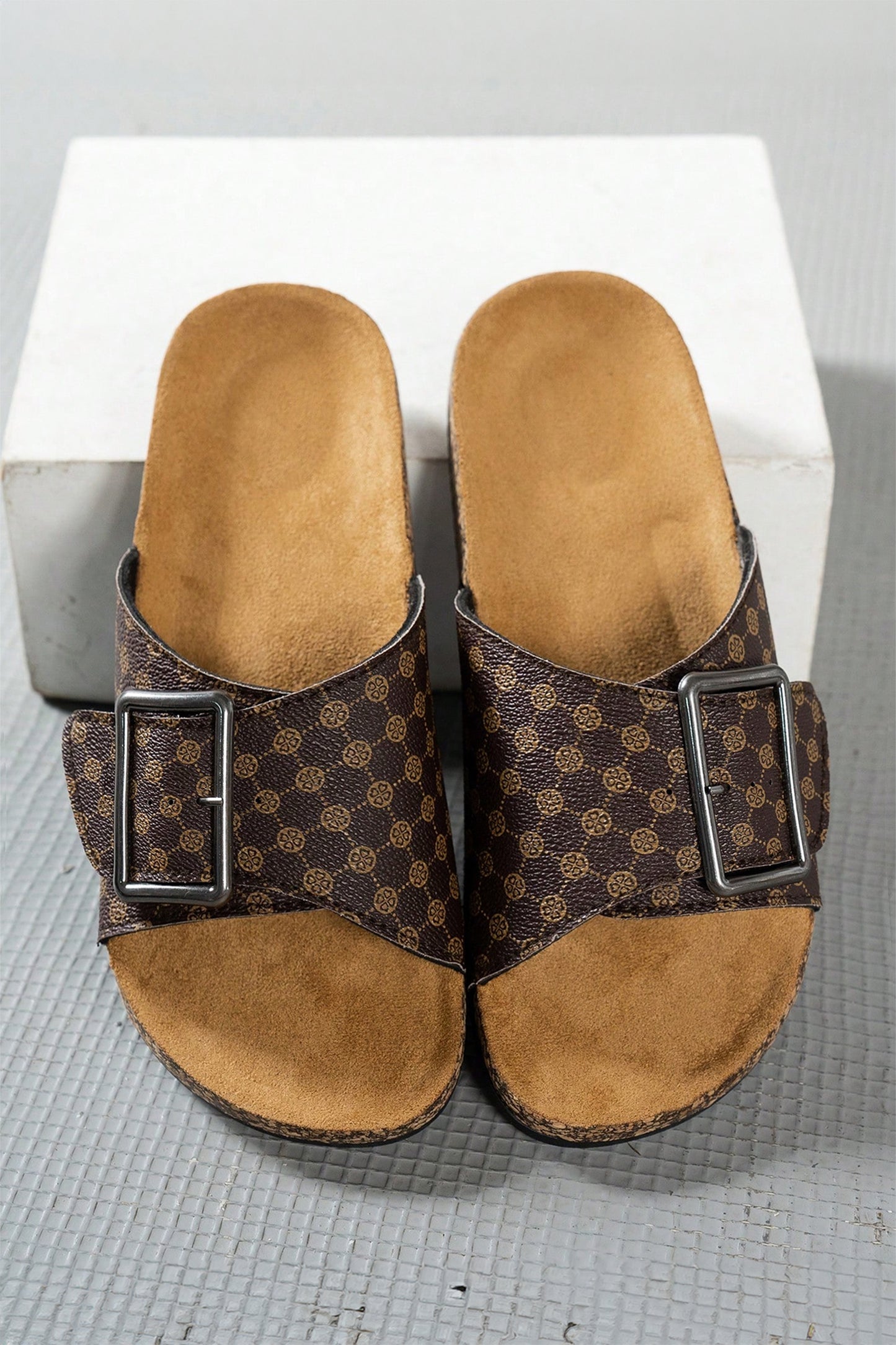 Coffee Retro Geometric Print Buckle Strap Flat Slippers
