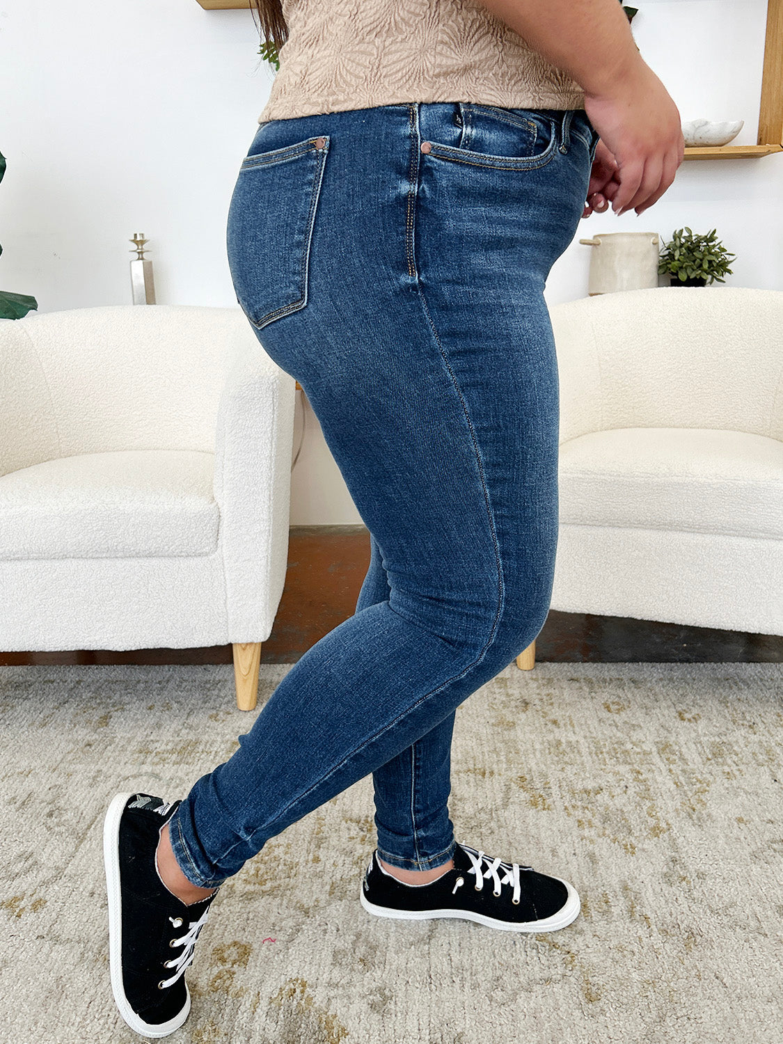 Judy Blue Full Size Classic Handsand Skinny Jeans-BOTTOMS SIZES SMALL MEDIUM LARGE-[Adult]-[Female]-2022 Online Blue Zone Planet