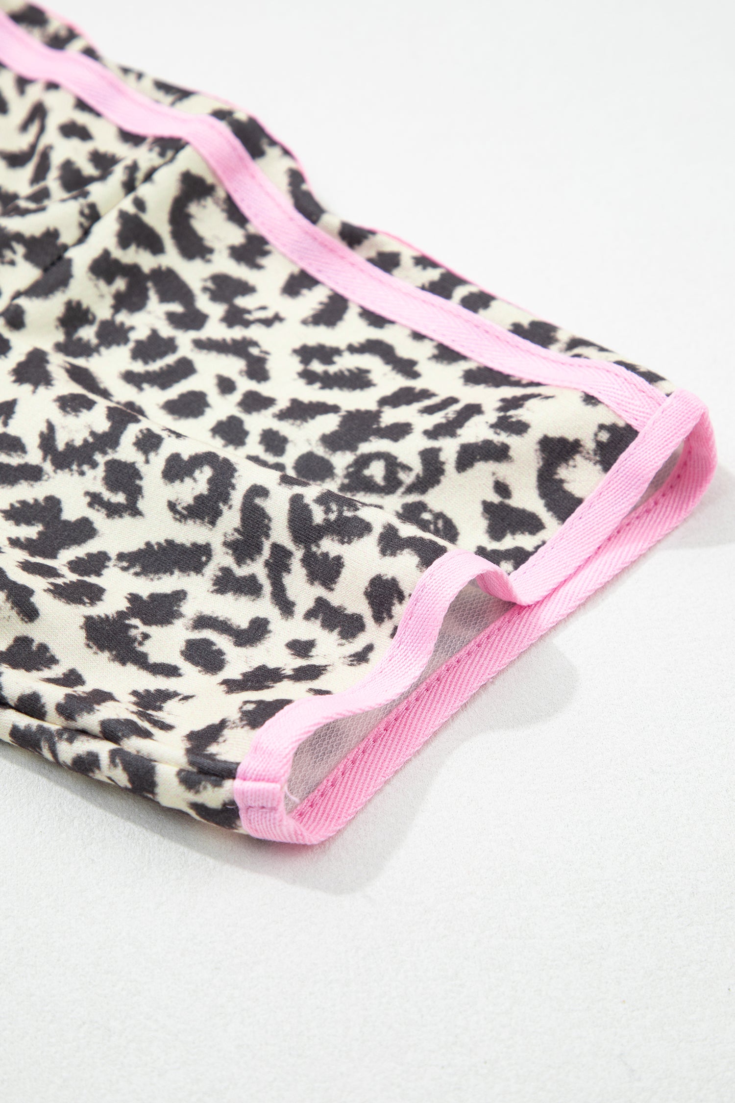 White Contrast V Neck Varsity Short Sleeve Leopard Top-Tops/Tops & Tees-[Adult]-[Female]-2022 Online Blue Zone Planet